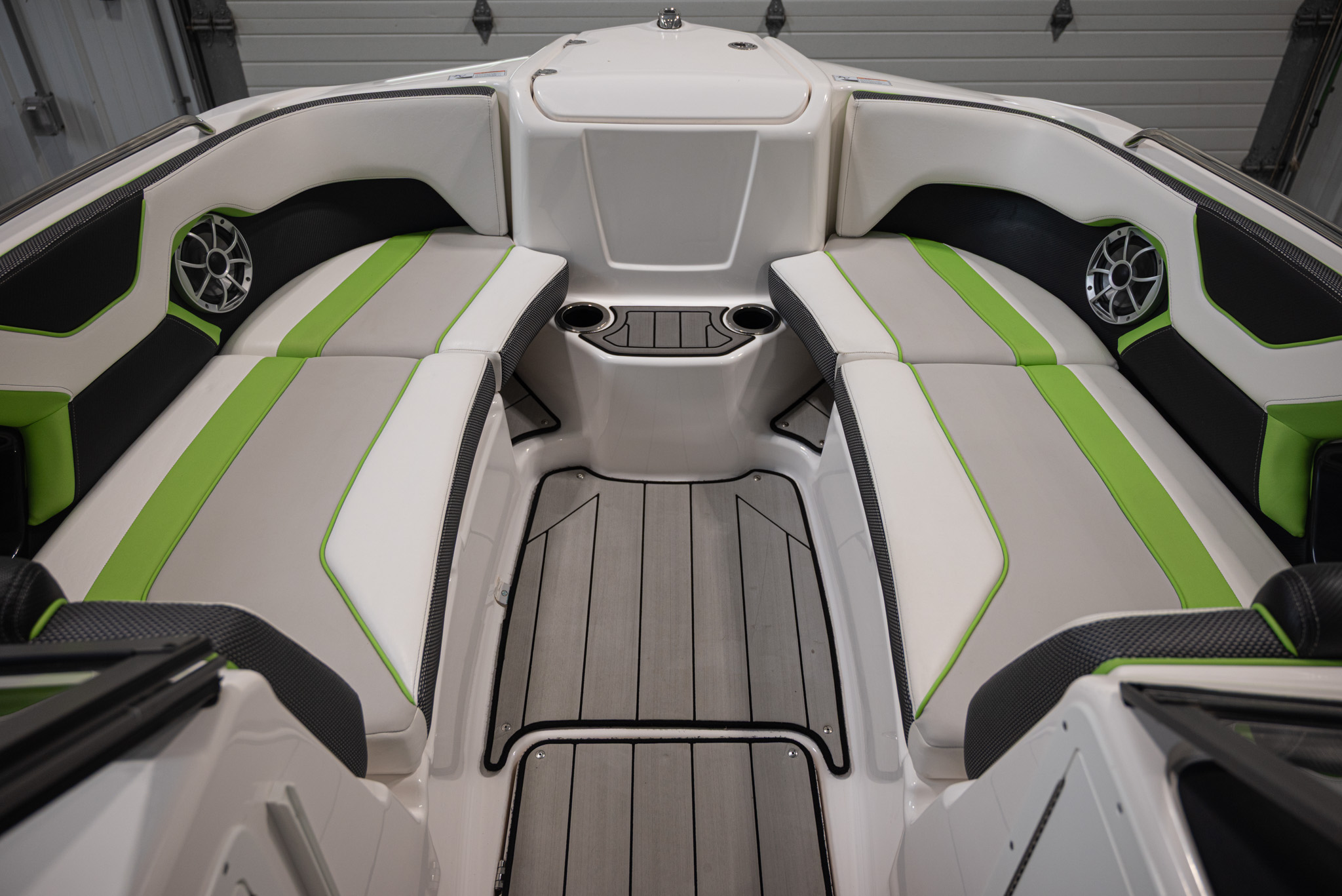 2021 Yamaha Boats 212XD BOAT