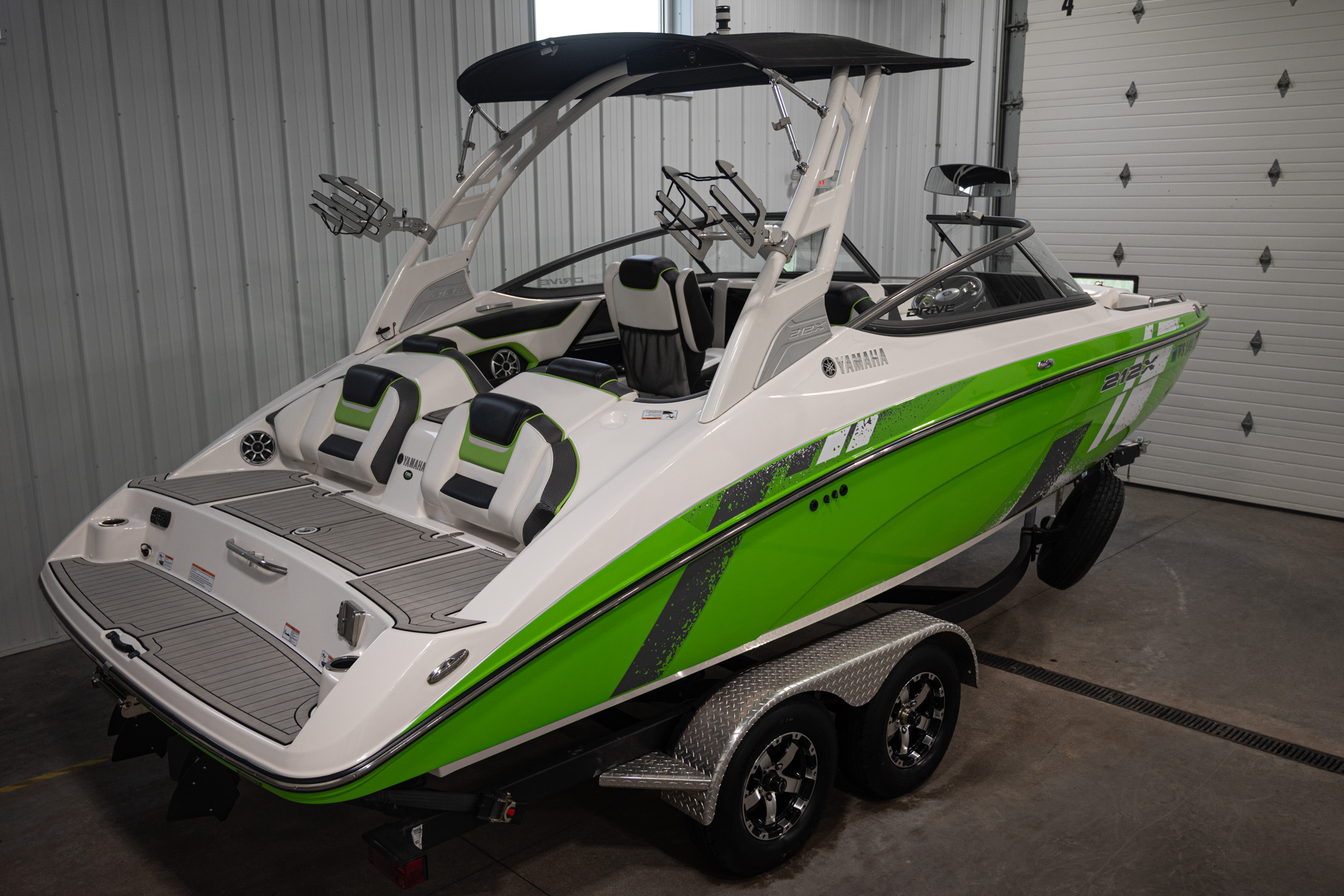 2021 Yamaha Boats 212XD BOAT