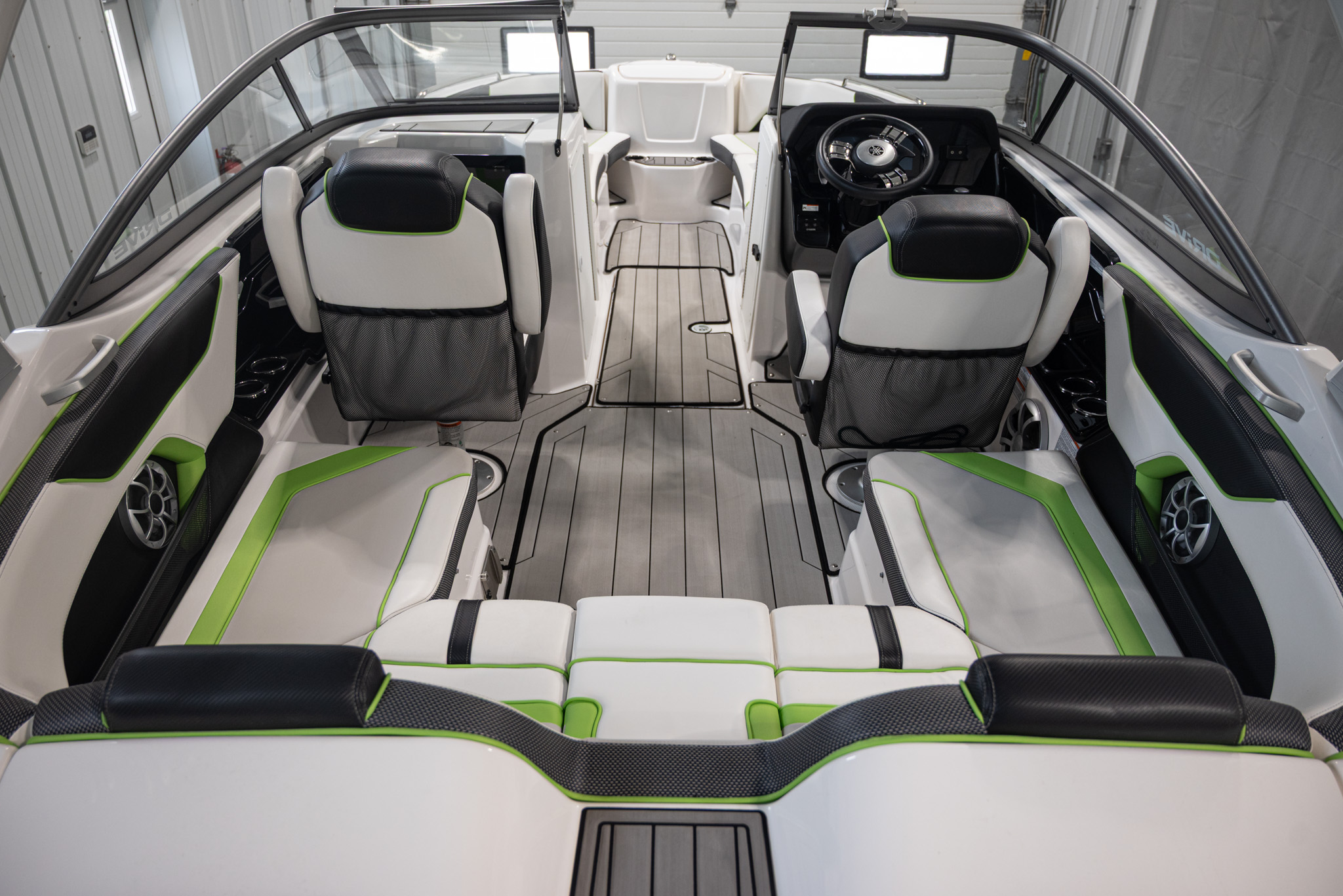 2021 Yamaha Boats 212XD BOAT