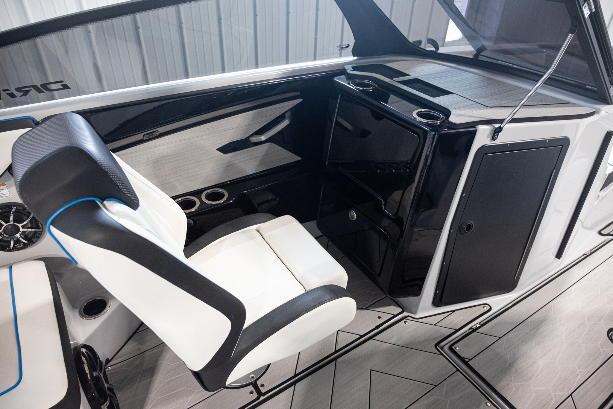 2023 Yamaha Boats 222XD BOAT