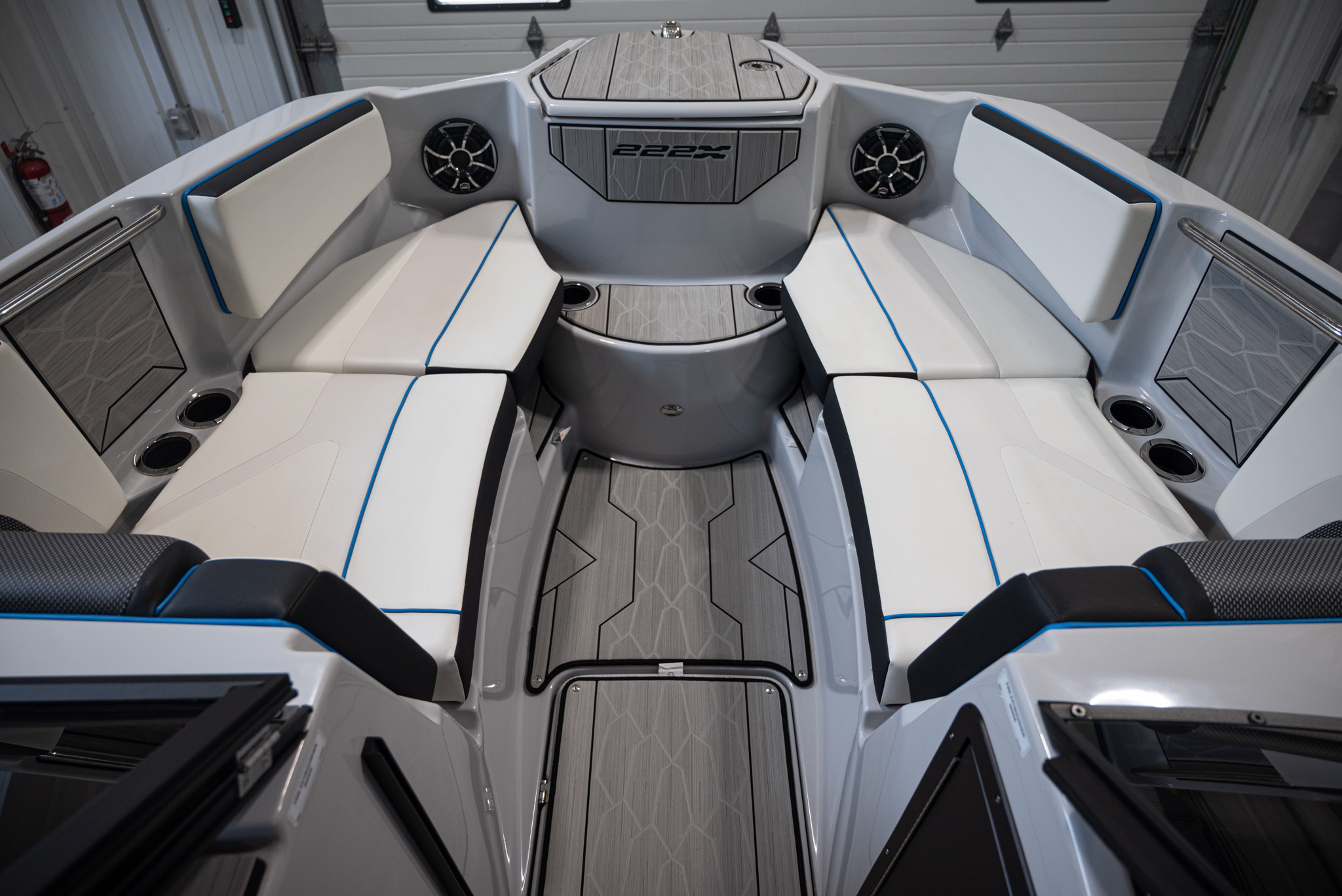 2023 Yamaha Boats 222XD BOAT