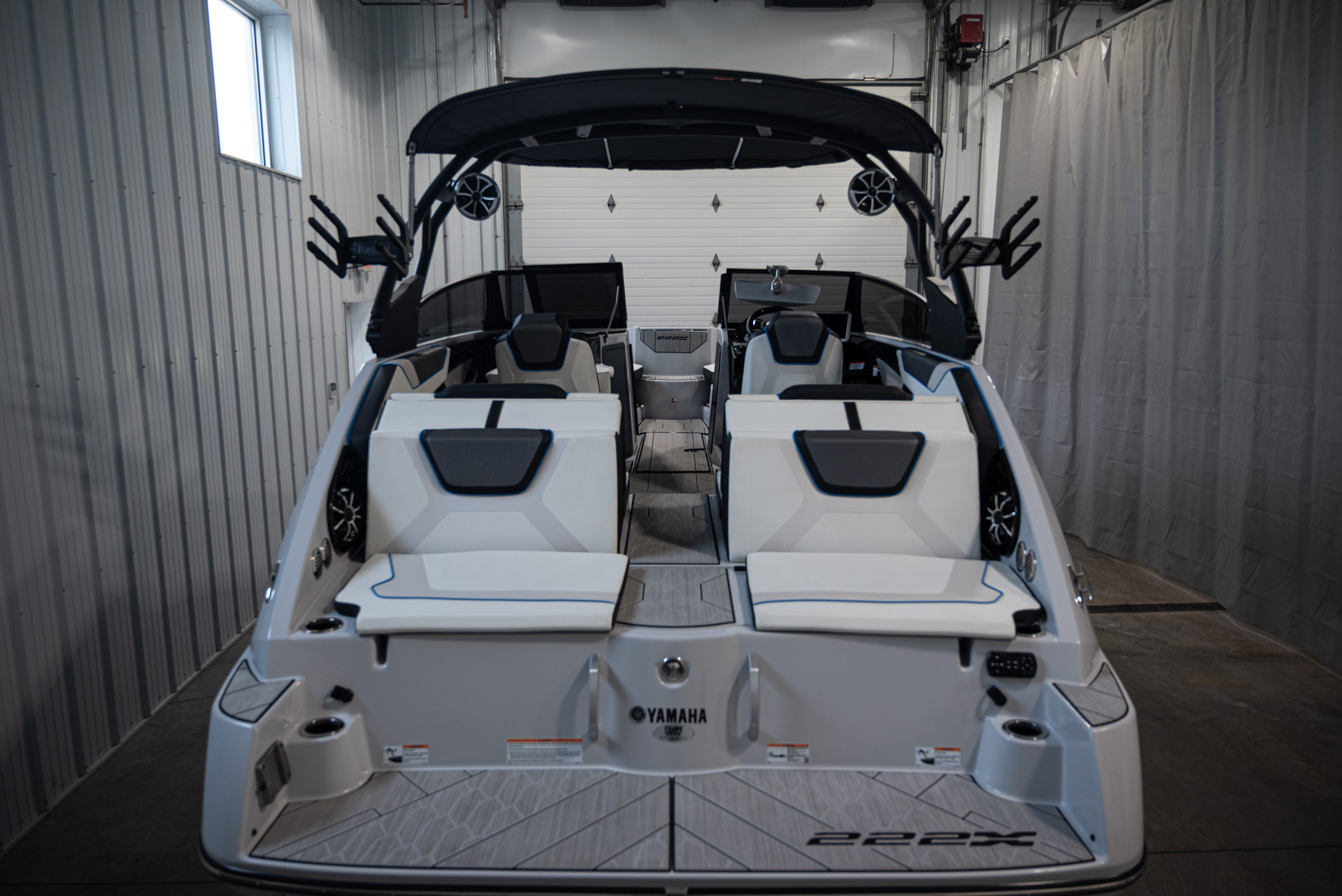 2023 Yamaha Boats 222XD BOAT