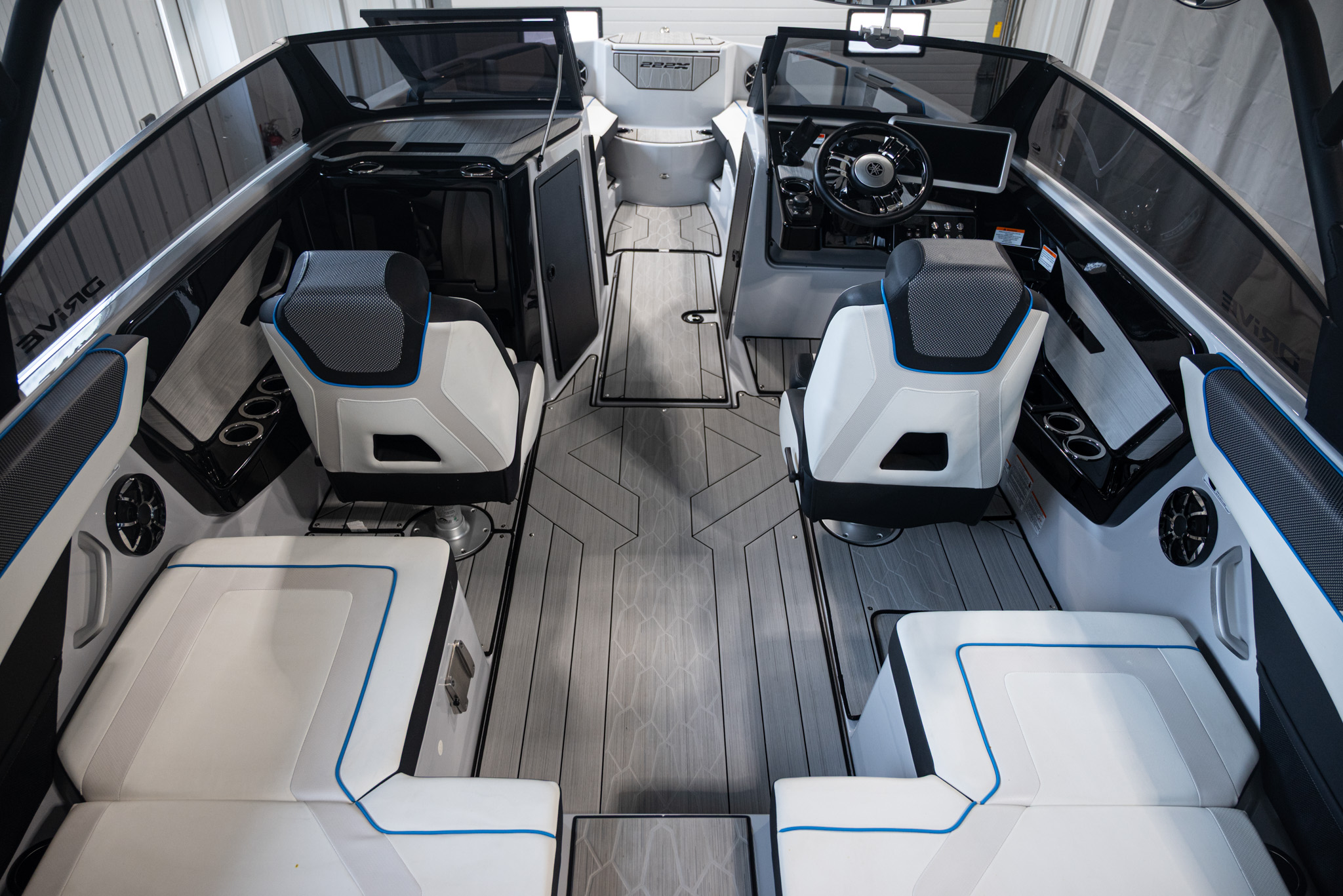 2023 Yamaha Boats 222XD BOAT