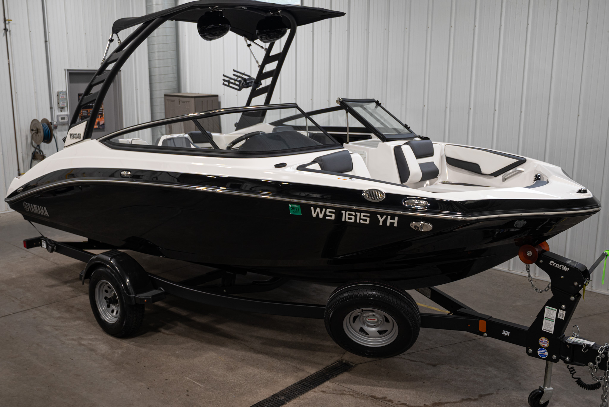 2024 Yamaha Boats 195S BOAT