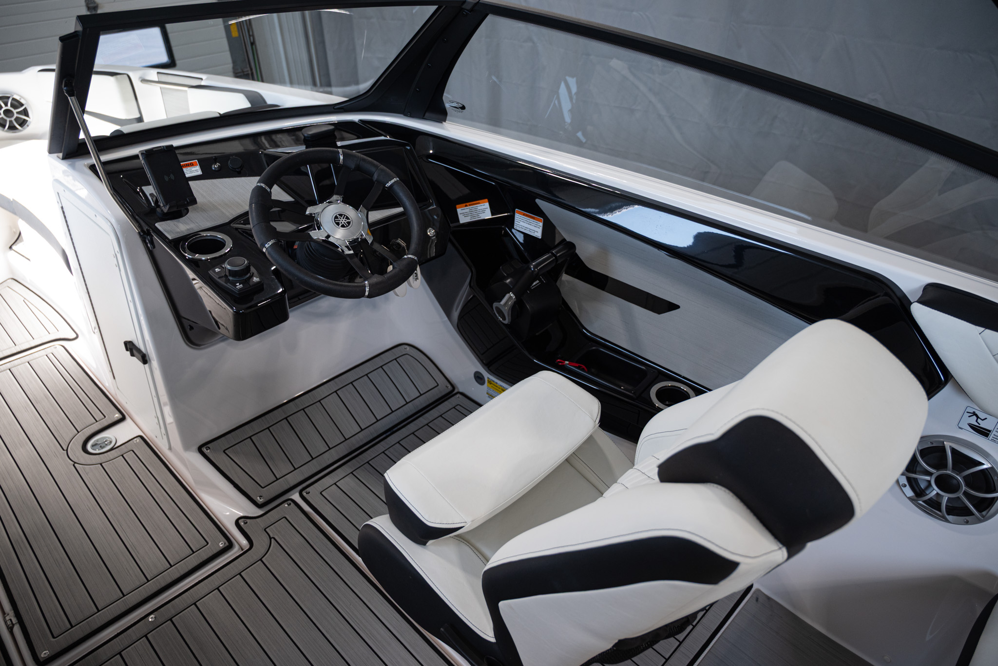 2025 Yamaha Boats 222S BOAT
