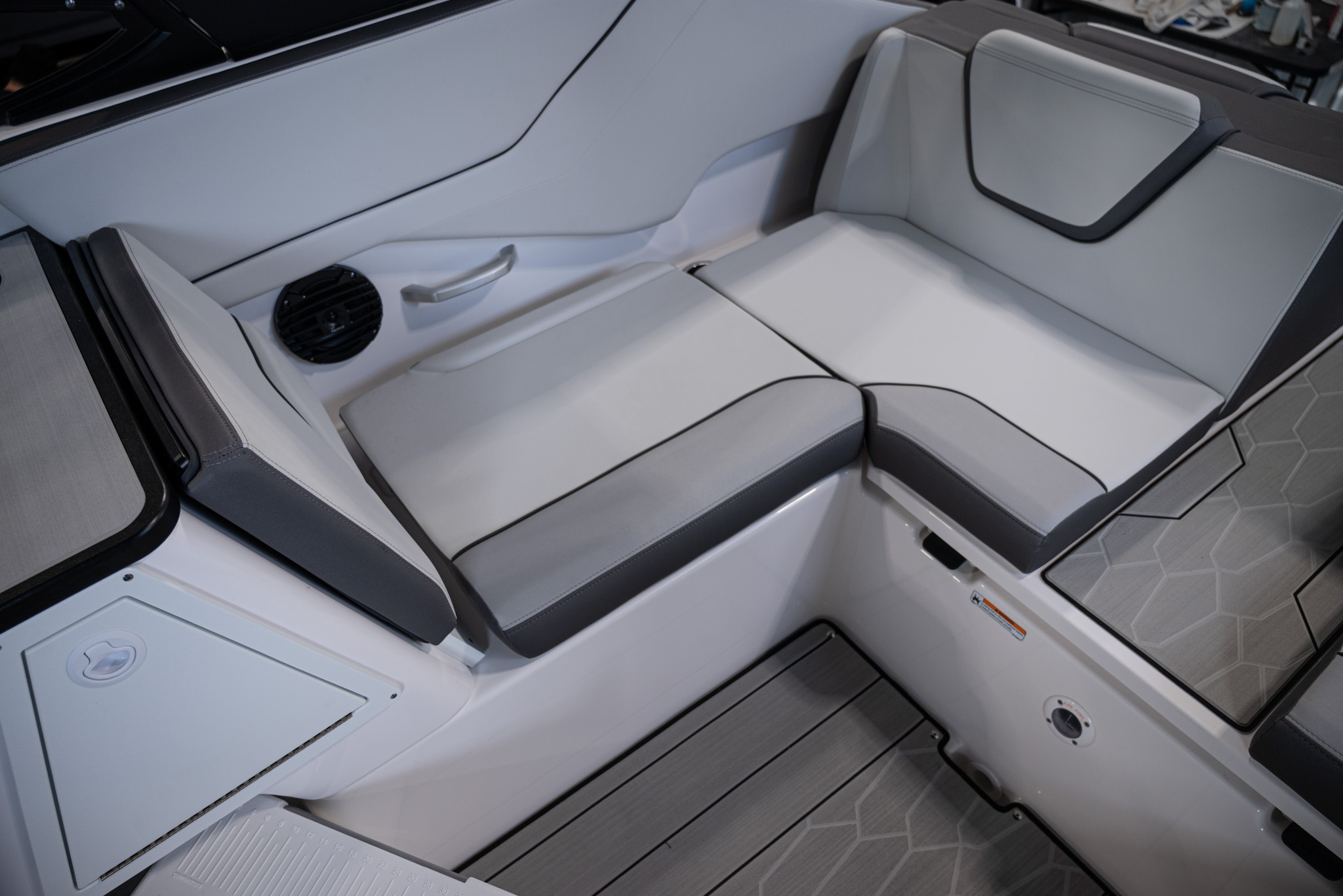 2025 Yamaha Boats 252XE BOAT