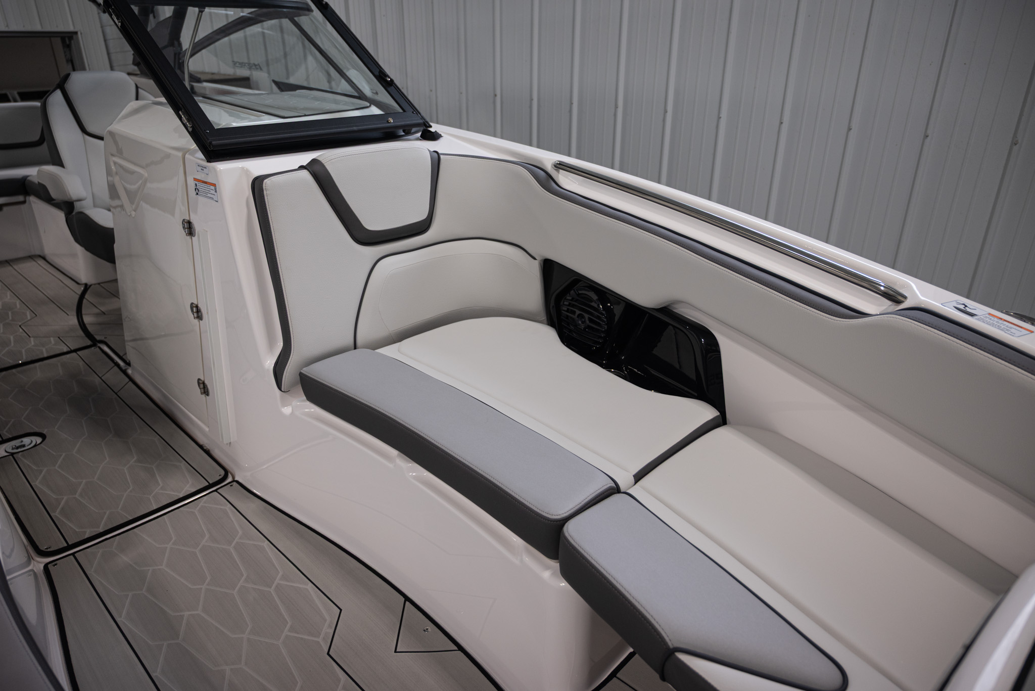 2025 Yamaha Boats 252XE BOAT