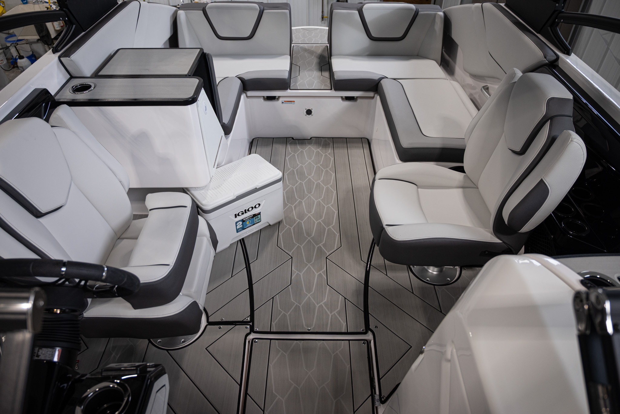 2025 Yamaha Boats 252XE BOAT