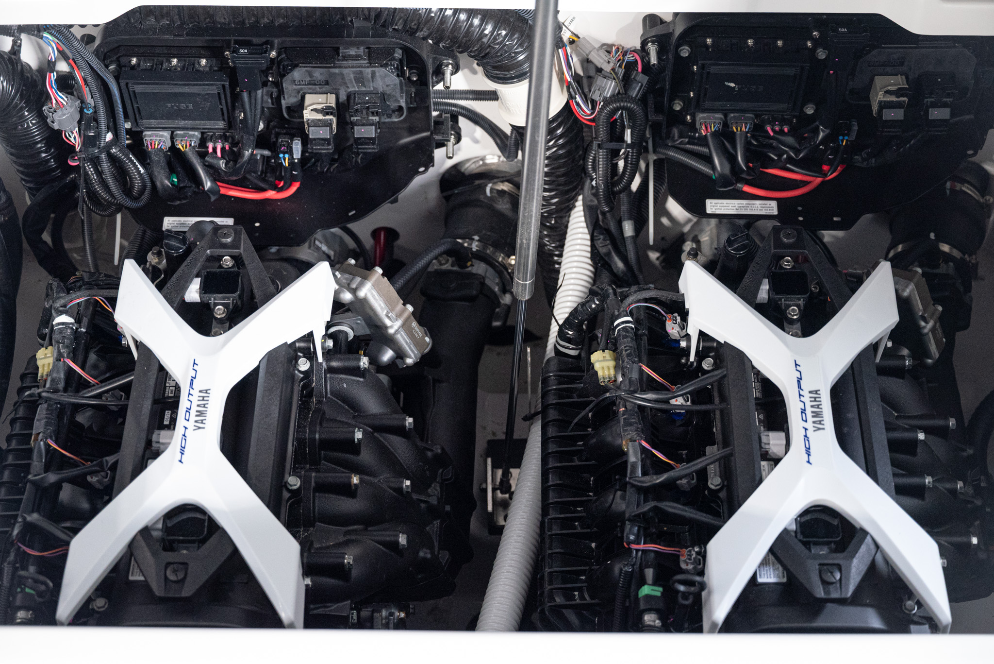 2025 Yamaha Boats 252XE BOAT