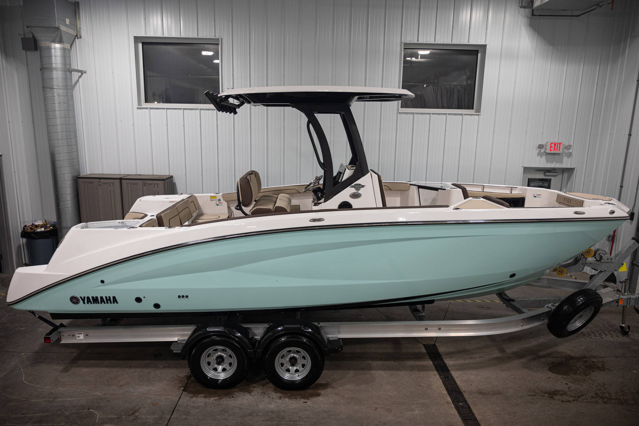 2025 Yamaha Boats 255 FSH Sport E BOAT