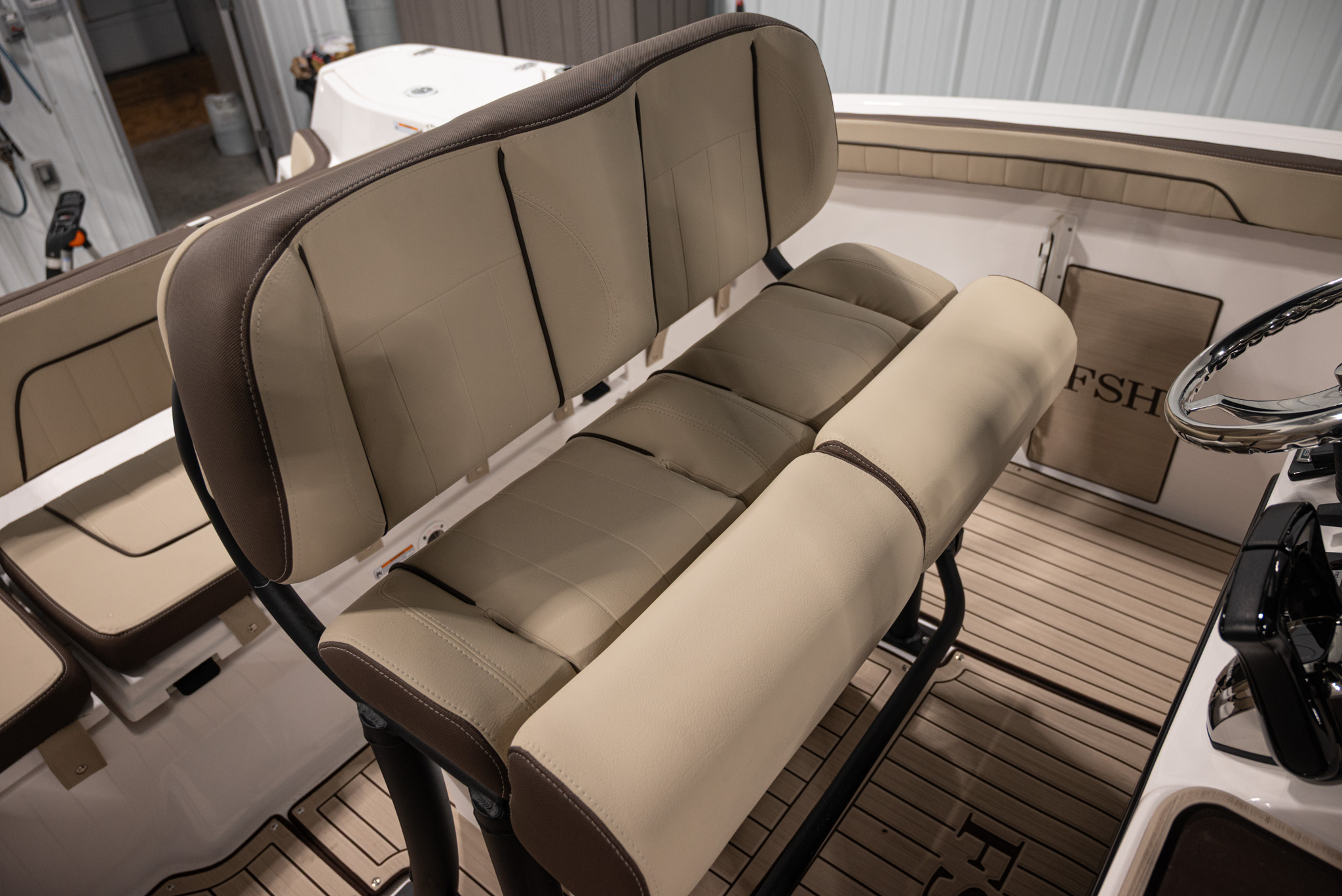 2025 Yamaha Boats 255 FSH Sport E BOAT