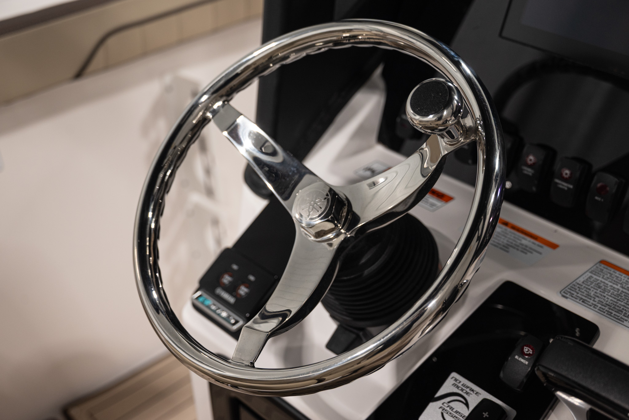 2025 Yamaha Boats 255 FSH Sport E BOAT