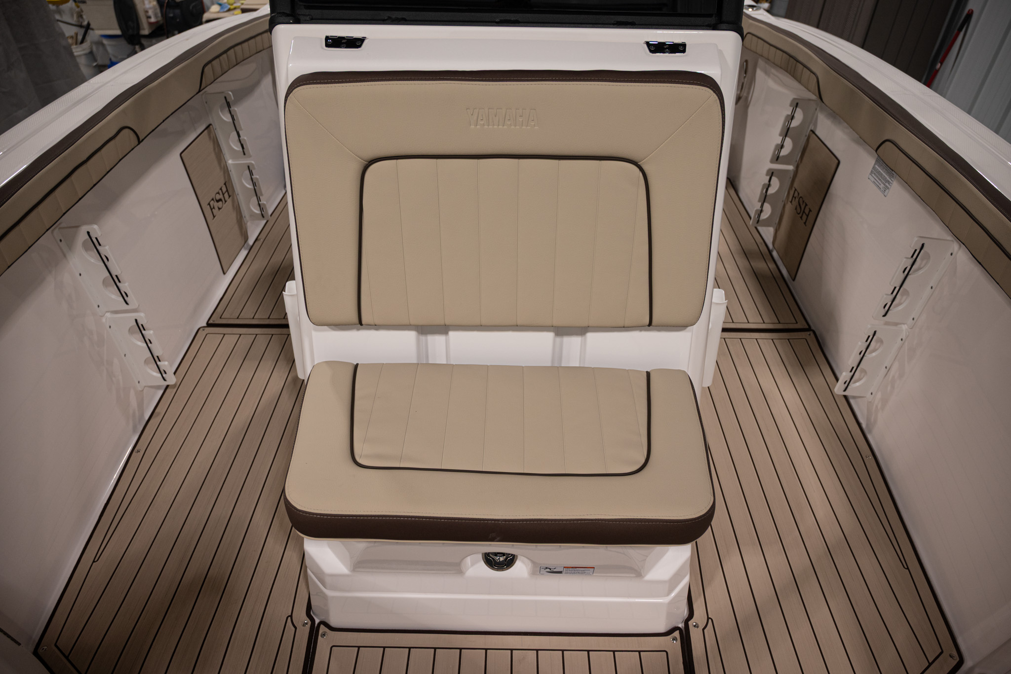 2025 Yamaha Boats 255 FSH Sport E BOAT