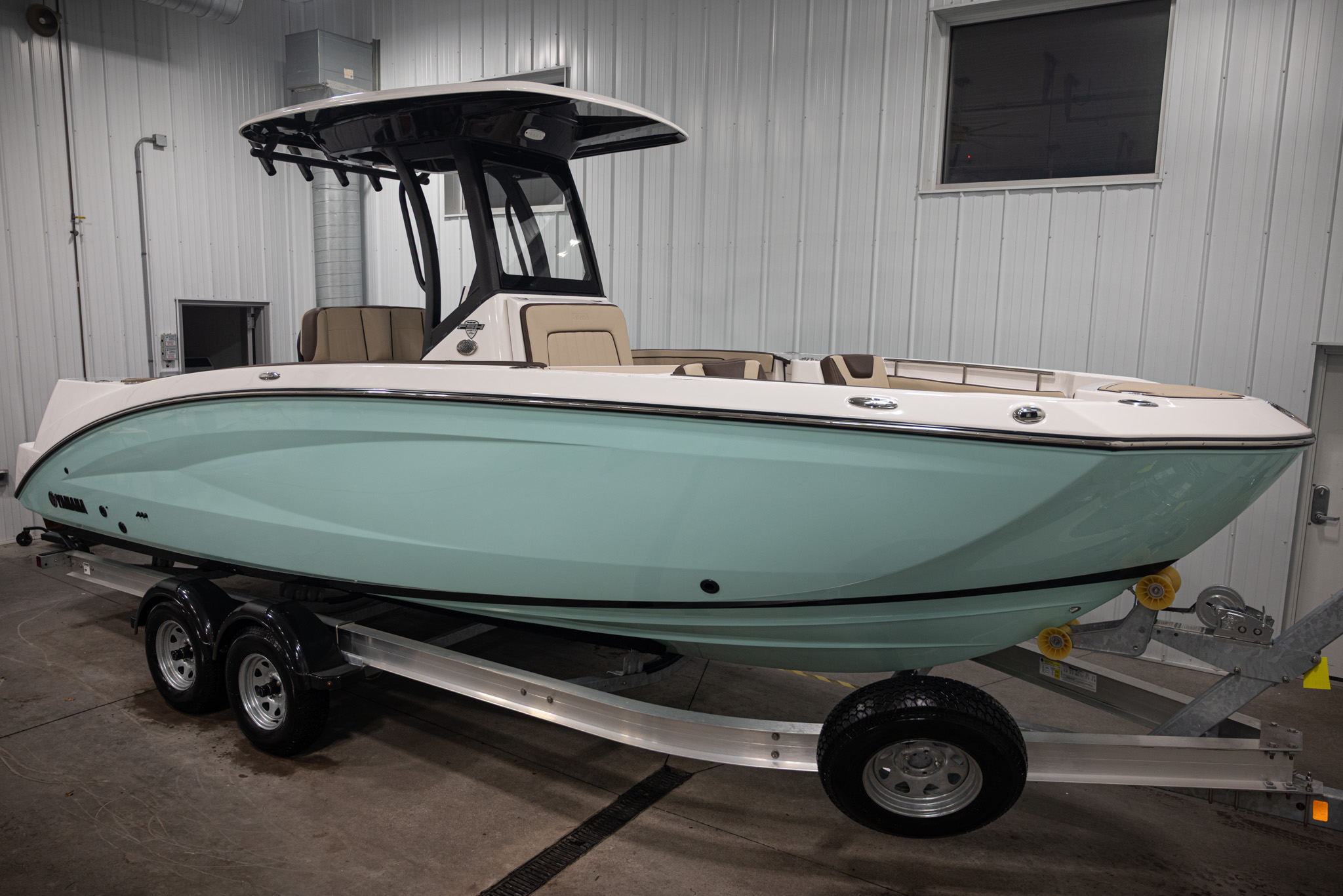 2025 Yamaha Boats 255 FSH Sport E BOAT