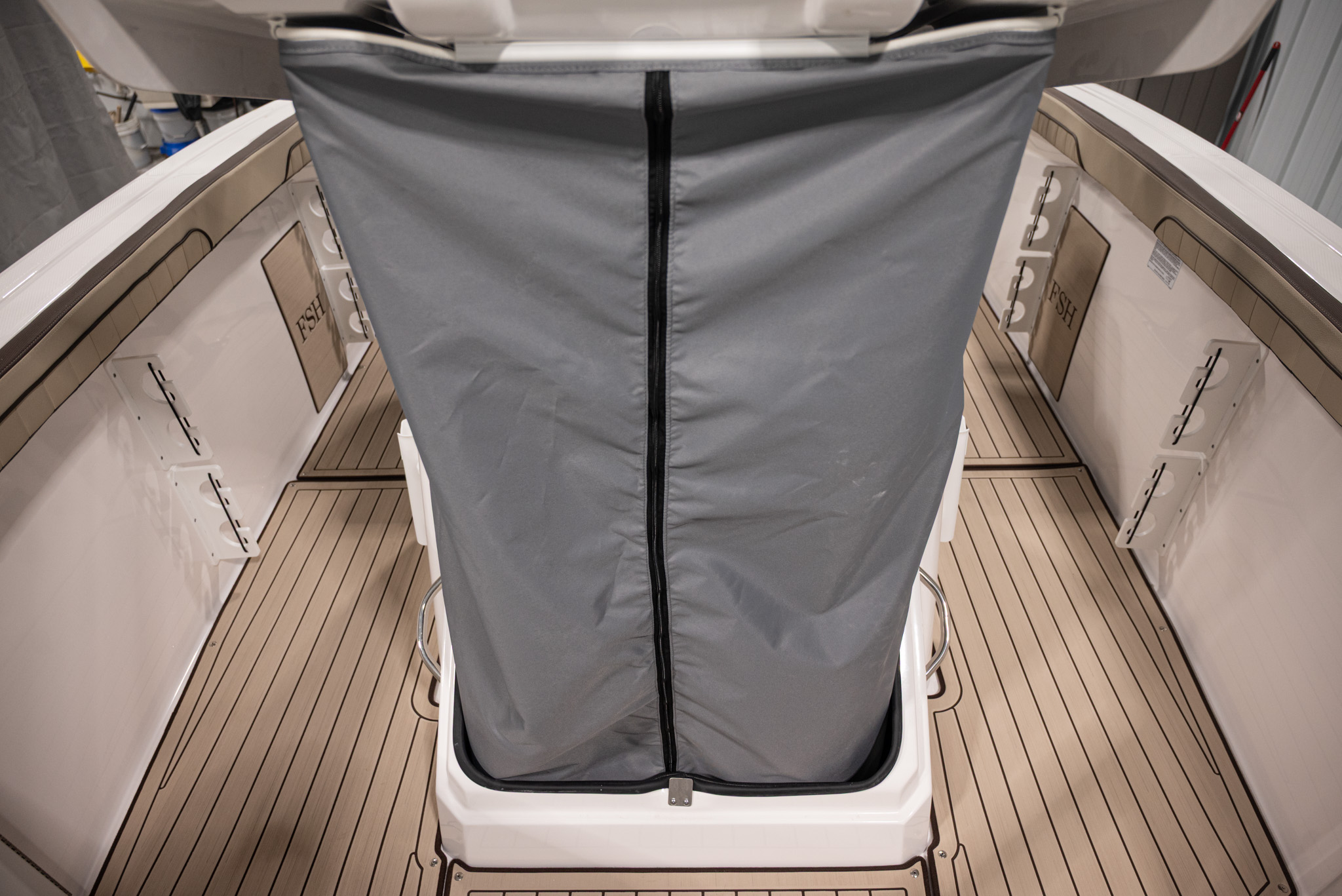 2025 Yamaha Boats 255 FSH Sport E BOAT