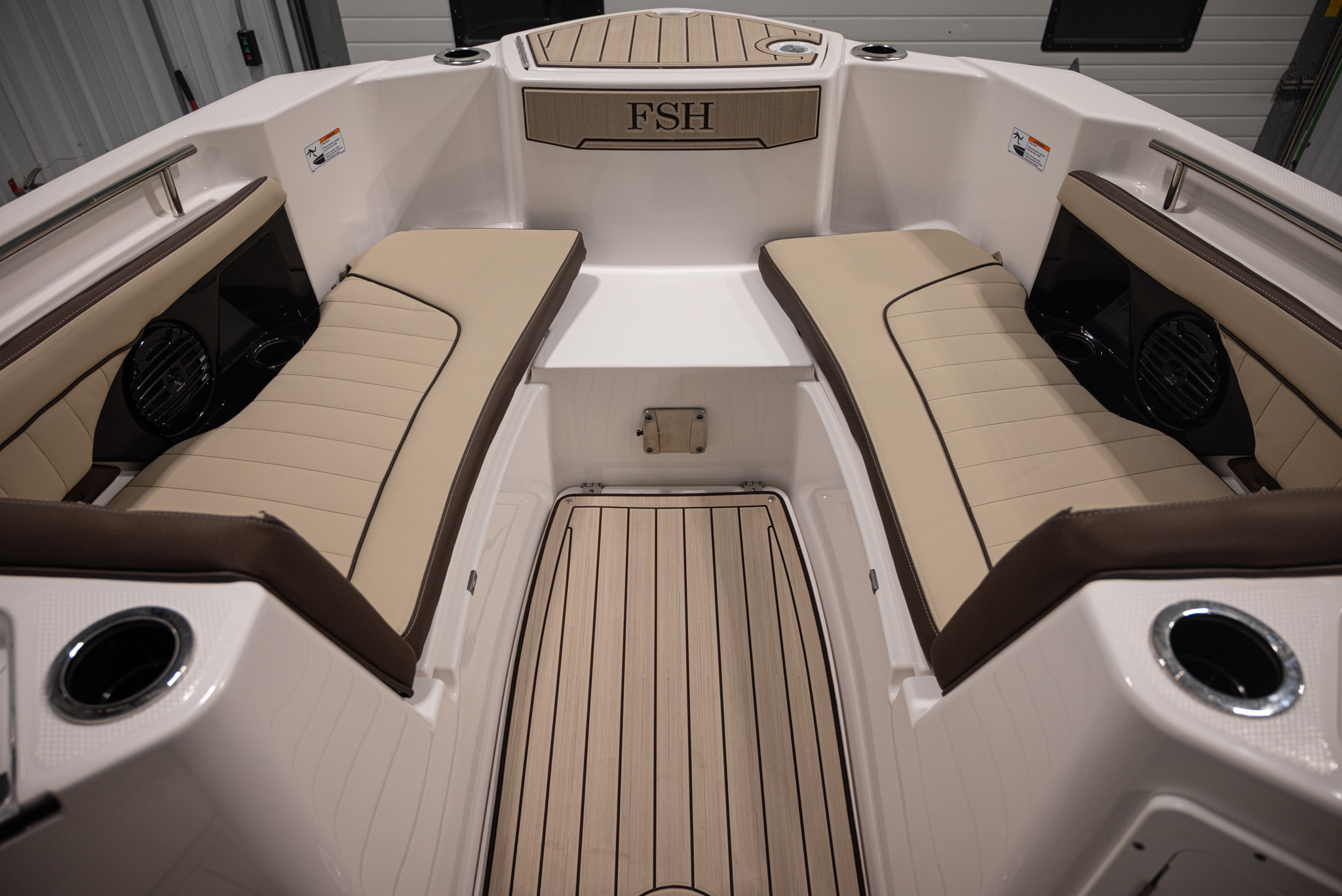 2025 Yamaha Boats 255 FSH Sport E BOAT