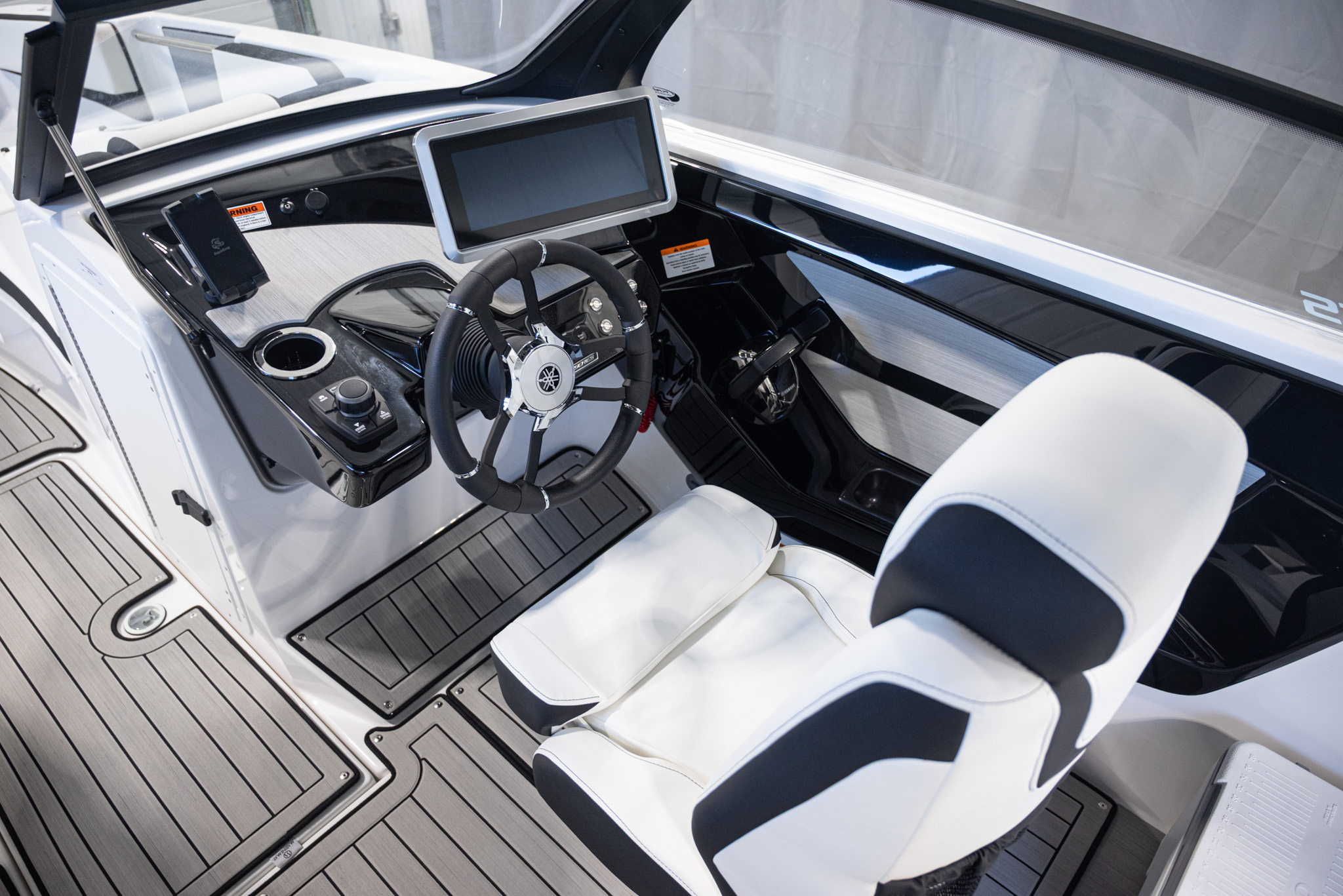 2026 Yamaha Boats 222SE BOAT