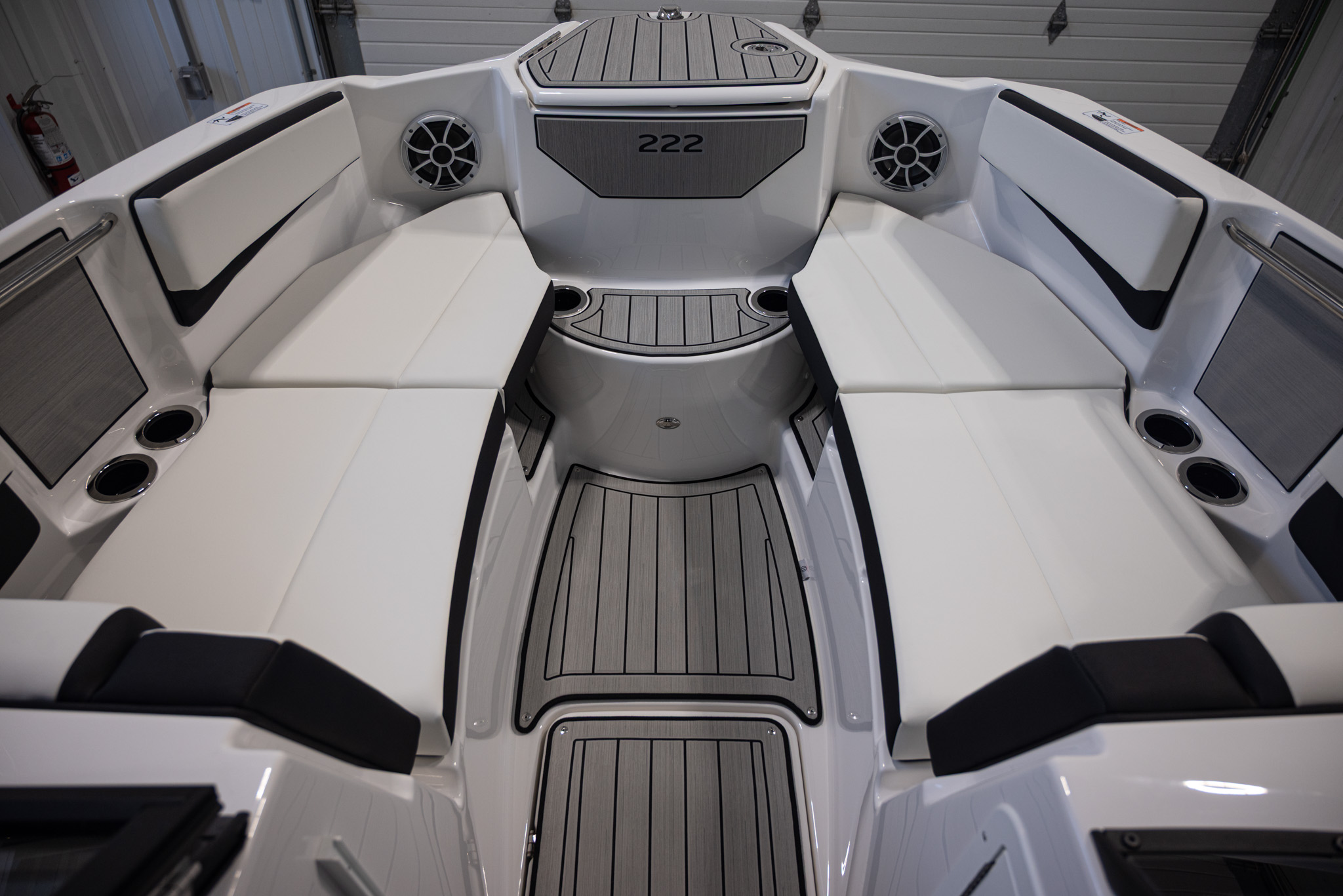 2026 Yamaha Boats 222SE BOAT