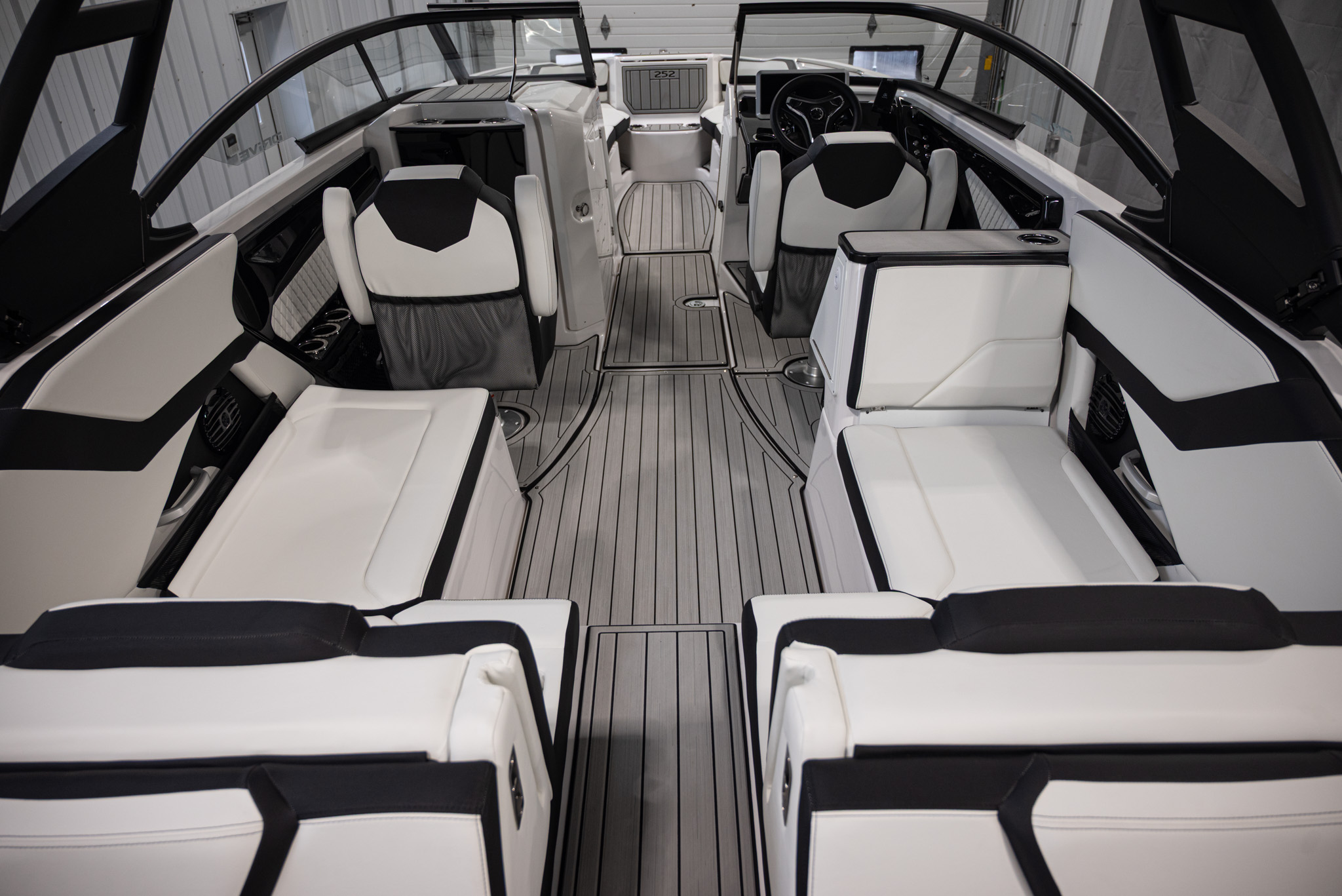 2026 Yamaha Boats 252SD BOAT