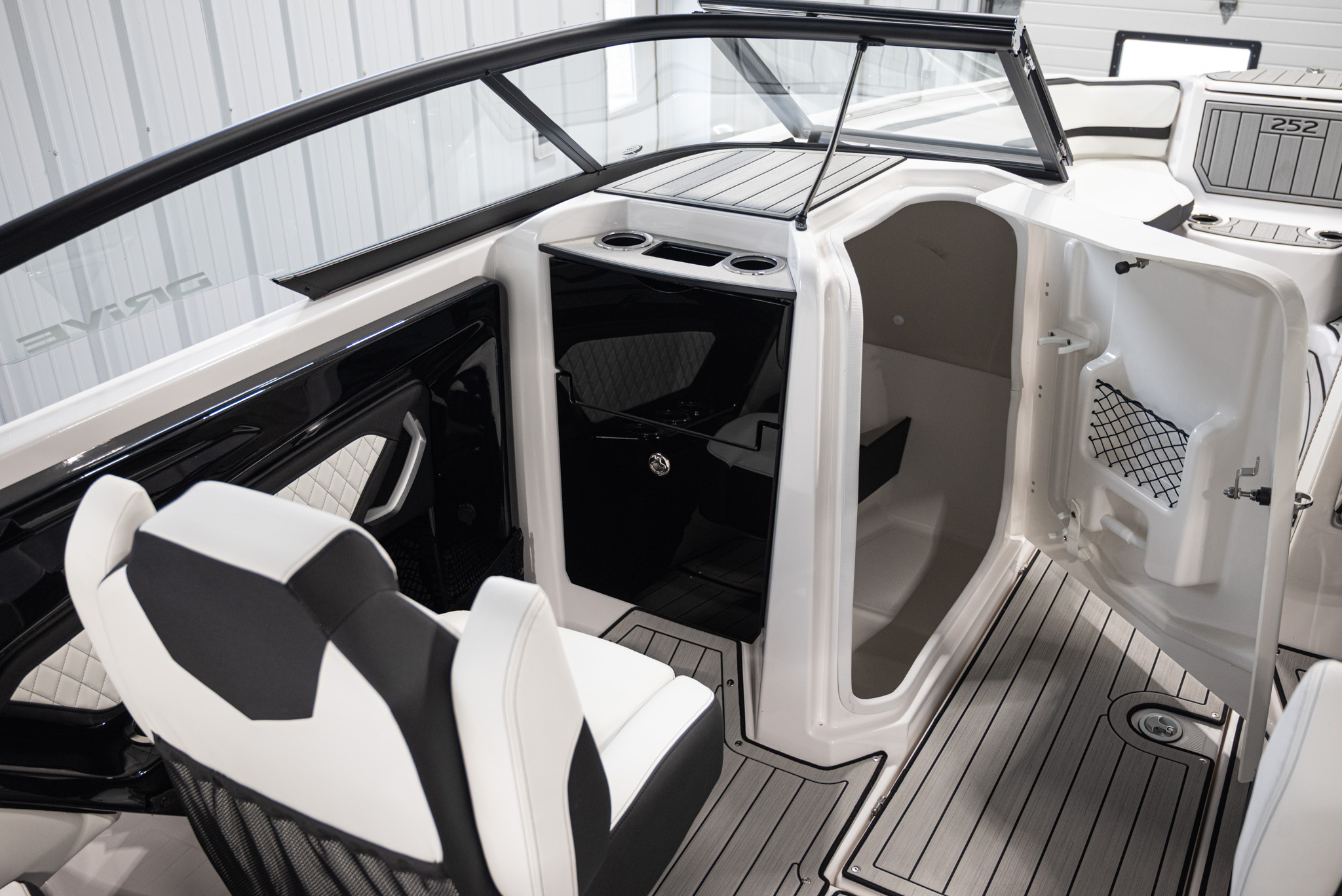 2026 Yamaha Boats 252SD BOAT