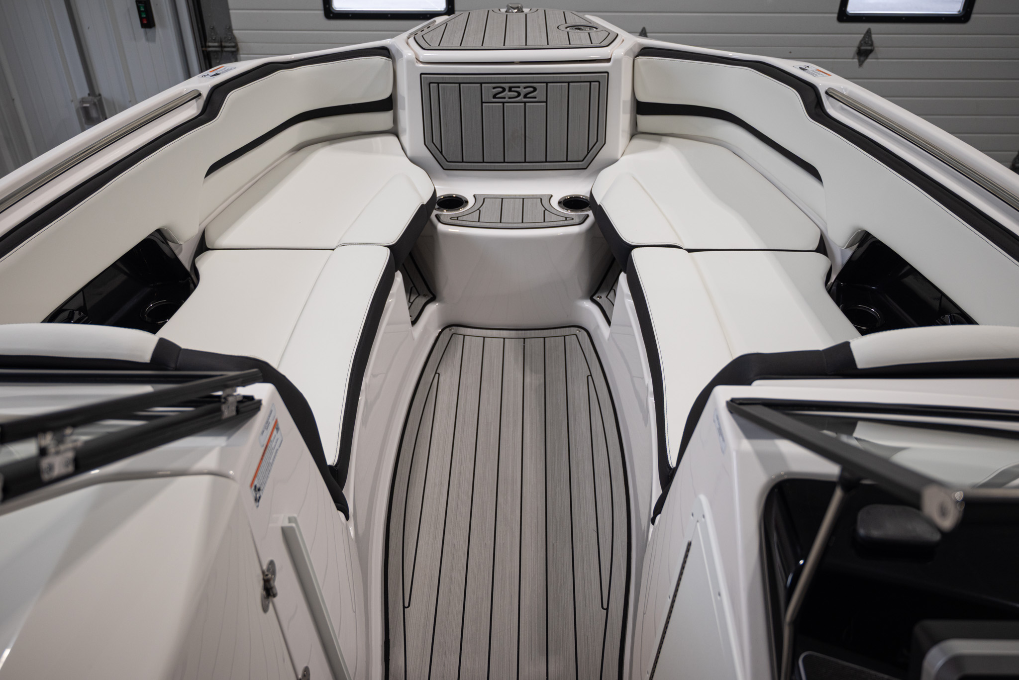 2026 Yamaha Boats 252SD BOAT