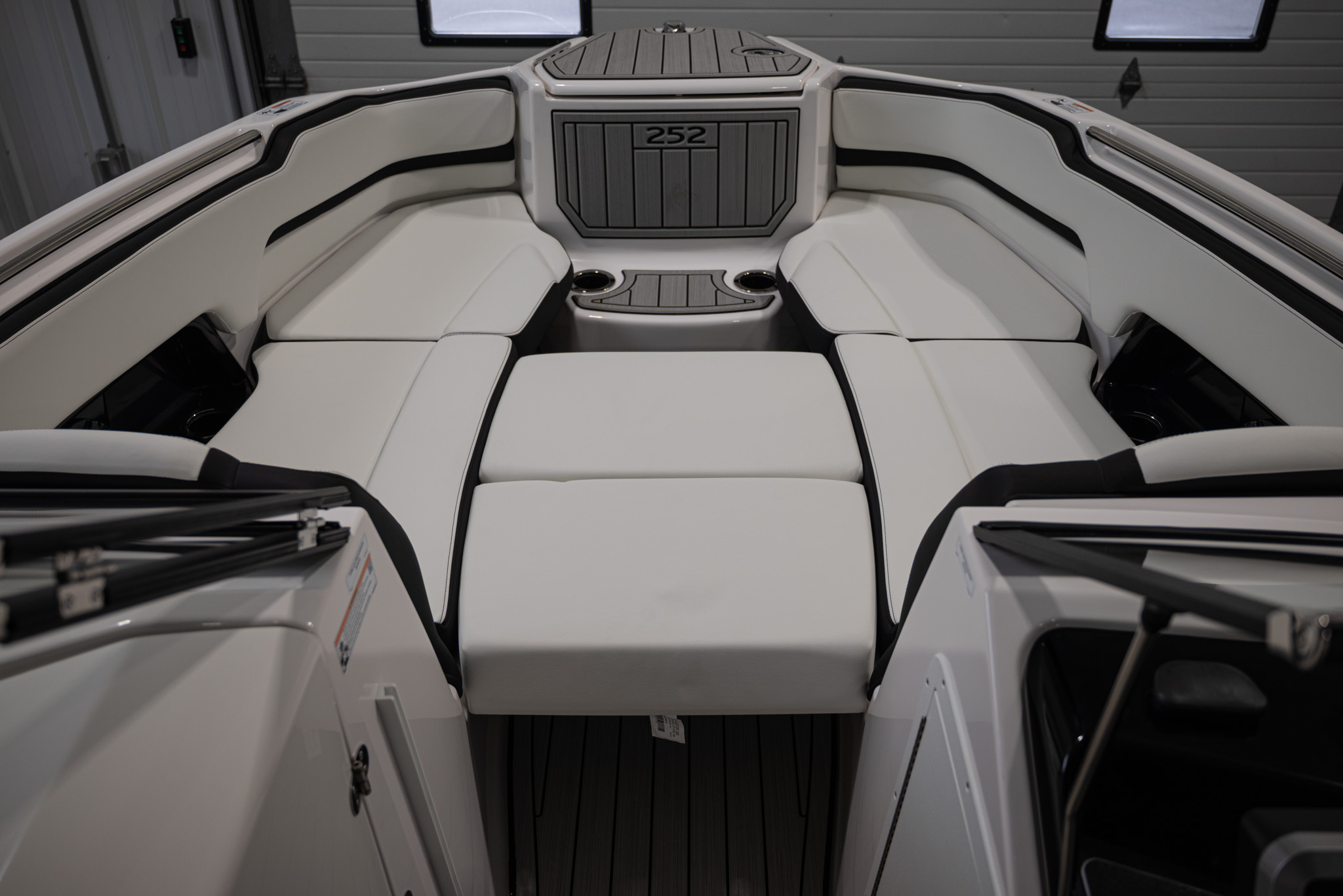 2026 Yamaha Boats 252SD BOAT
