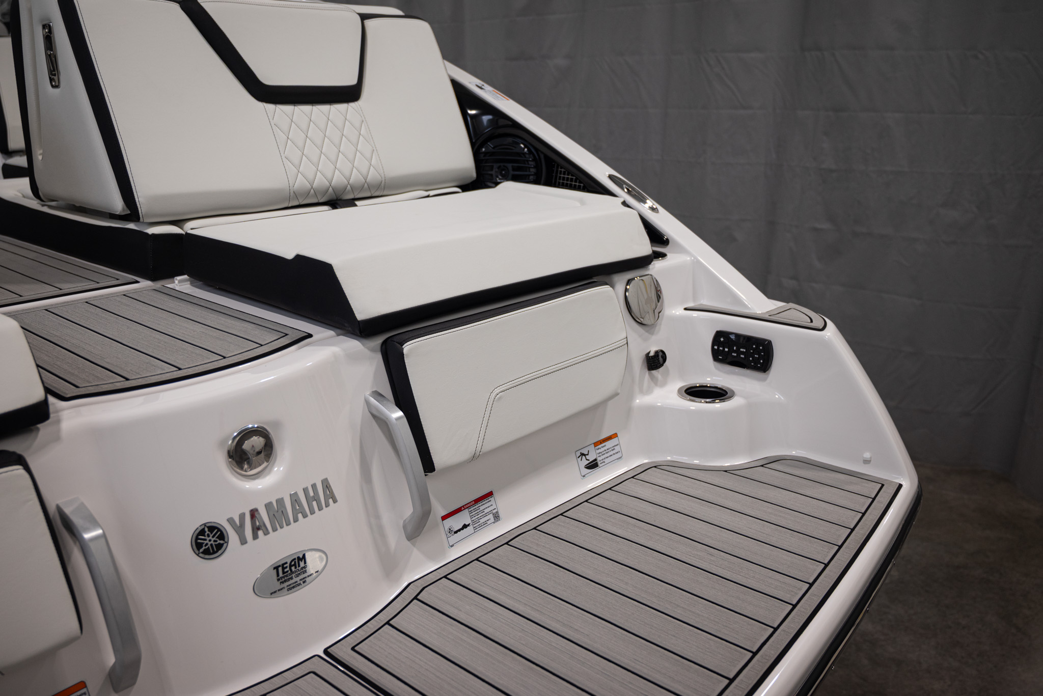 2026 Yamaha Boats 252SD BOAT