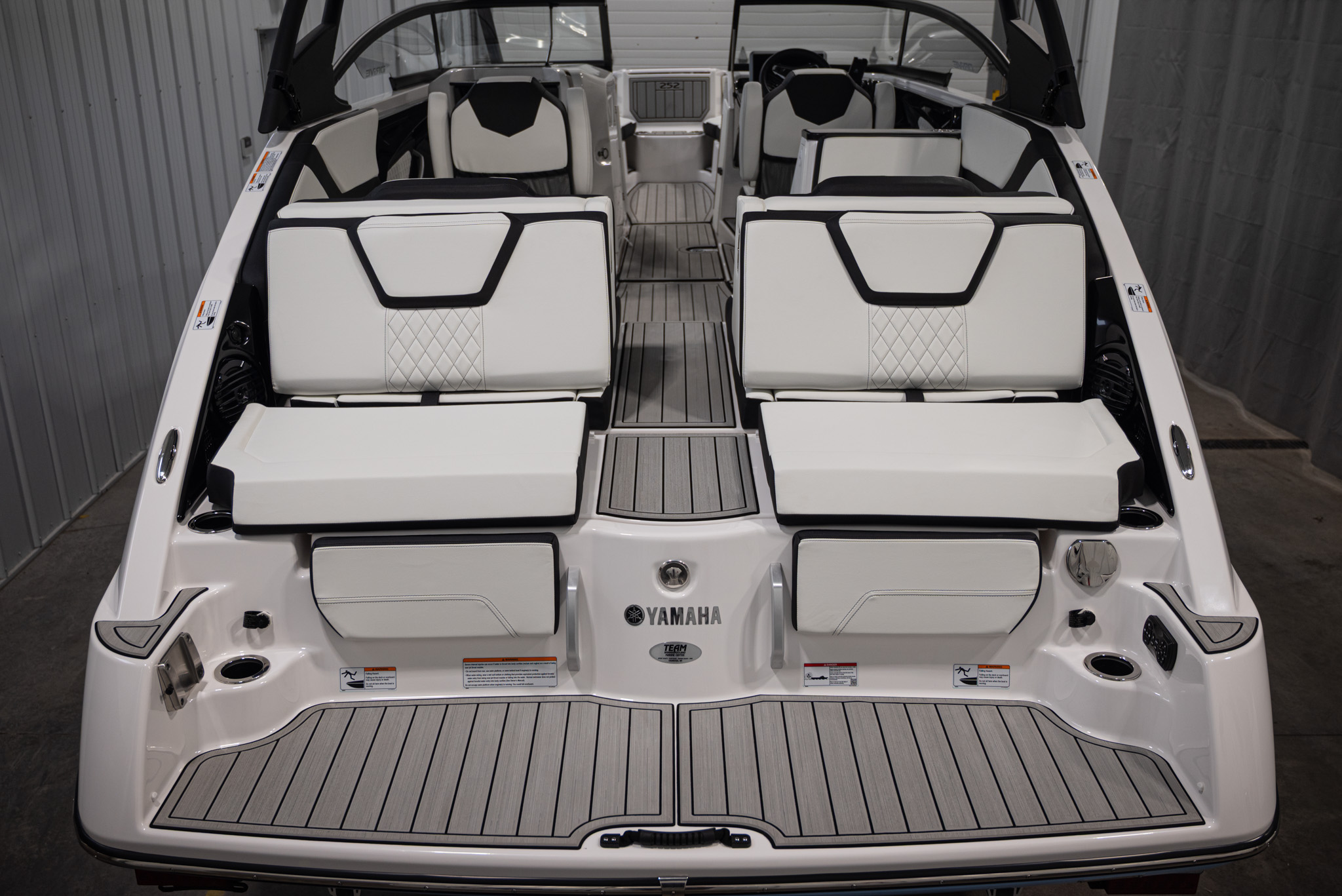 2026 Yamaha Boats 252SD BOAT