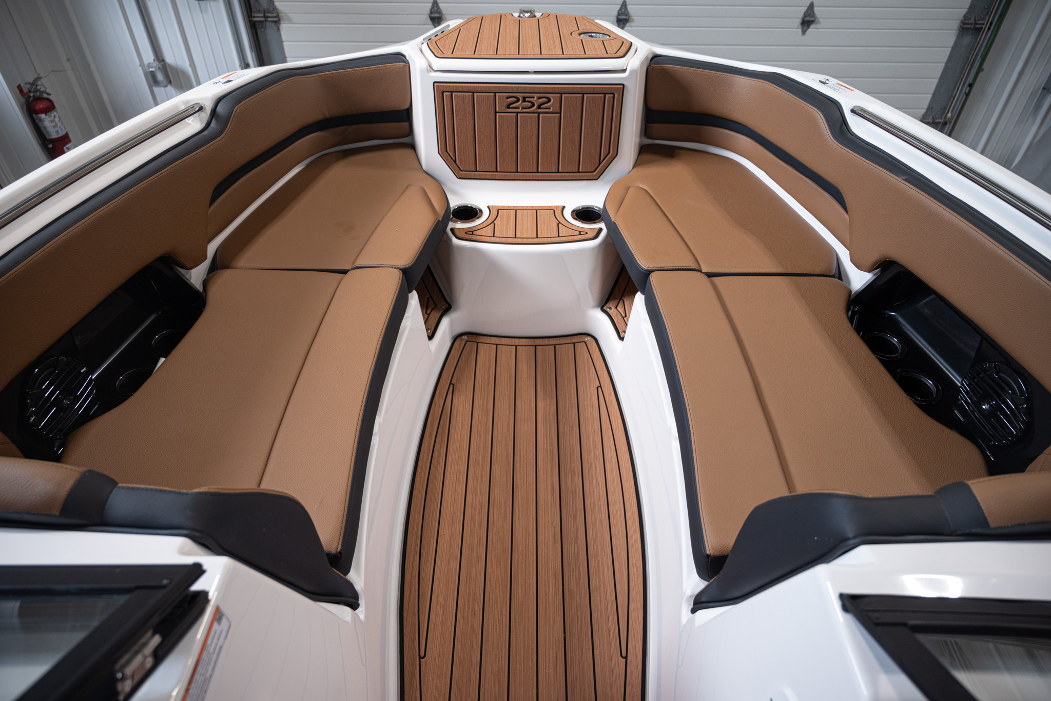 2026 Yamaha Boats 252SD BOAT