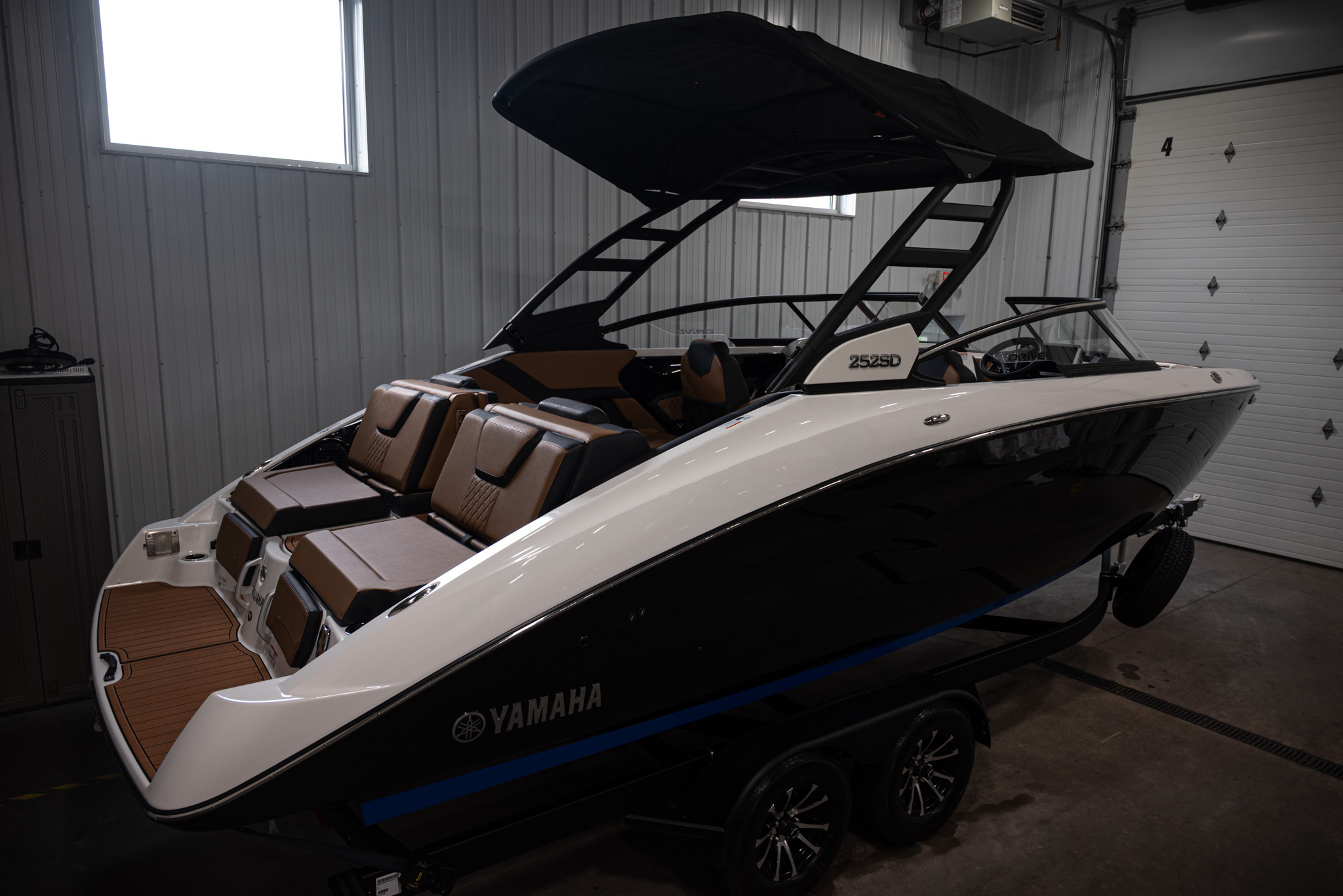 2026 Yamaha Boats 252SD BOAT