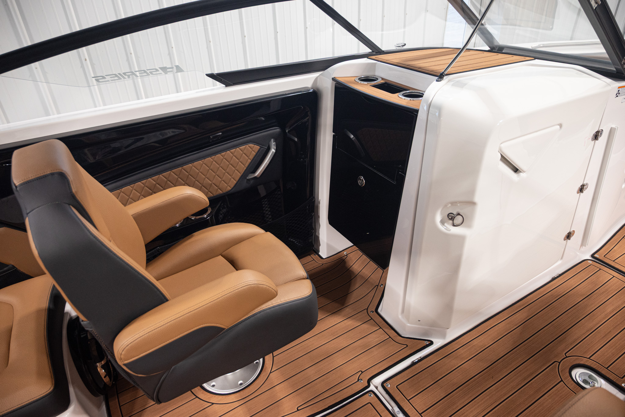 2026 Yamaha Boats 252SE BOAT
