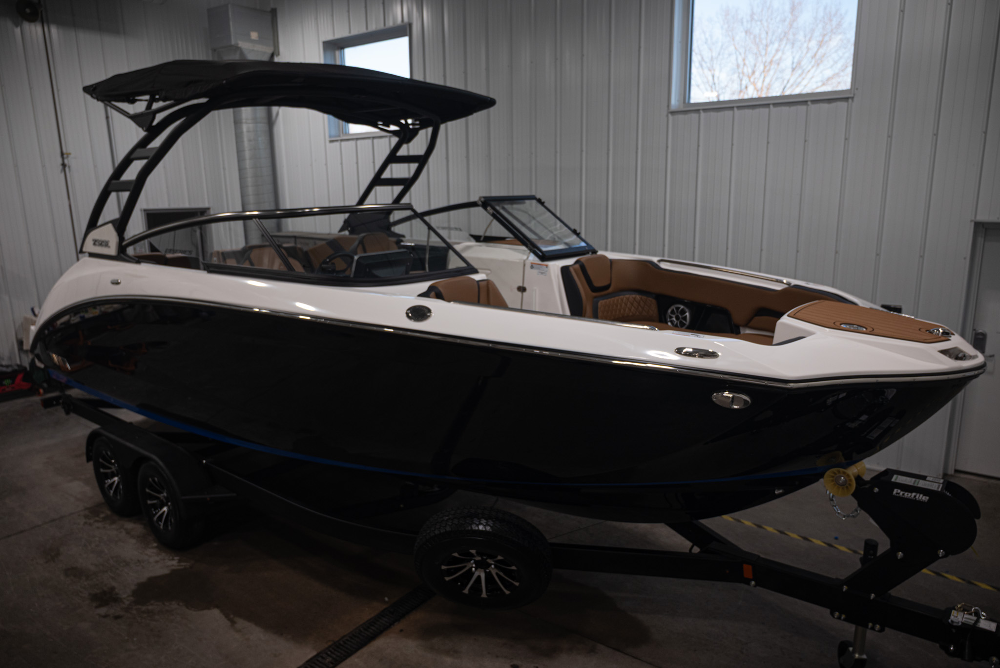 2026 Yamaha Boats 252SE BOAT