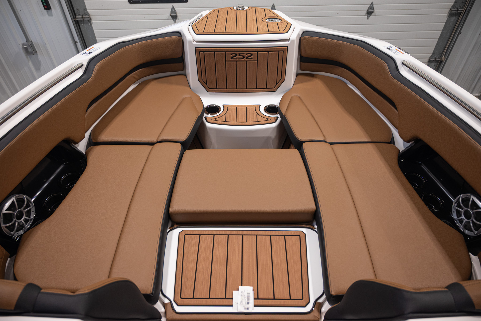 2026 Yamaha Boats 252SE BOAT