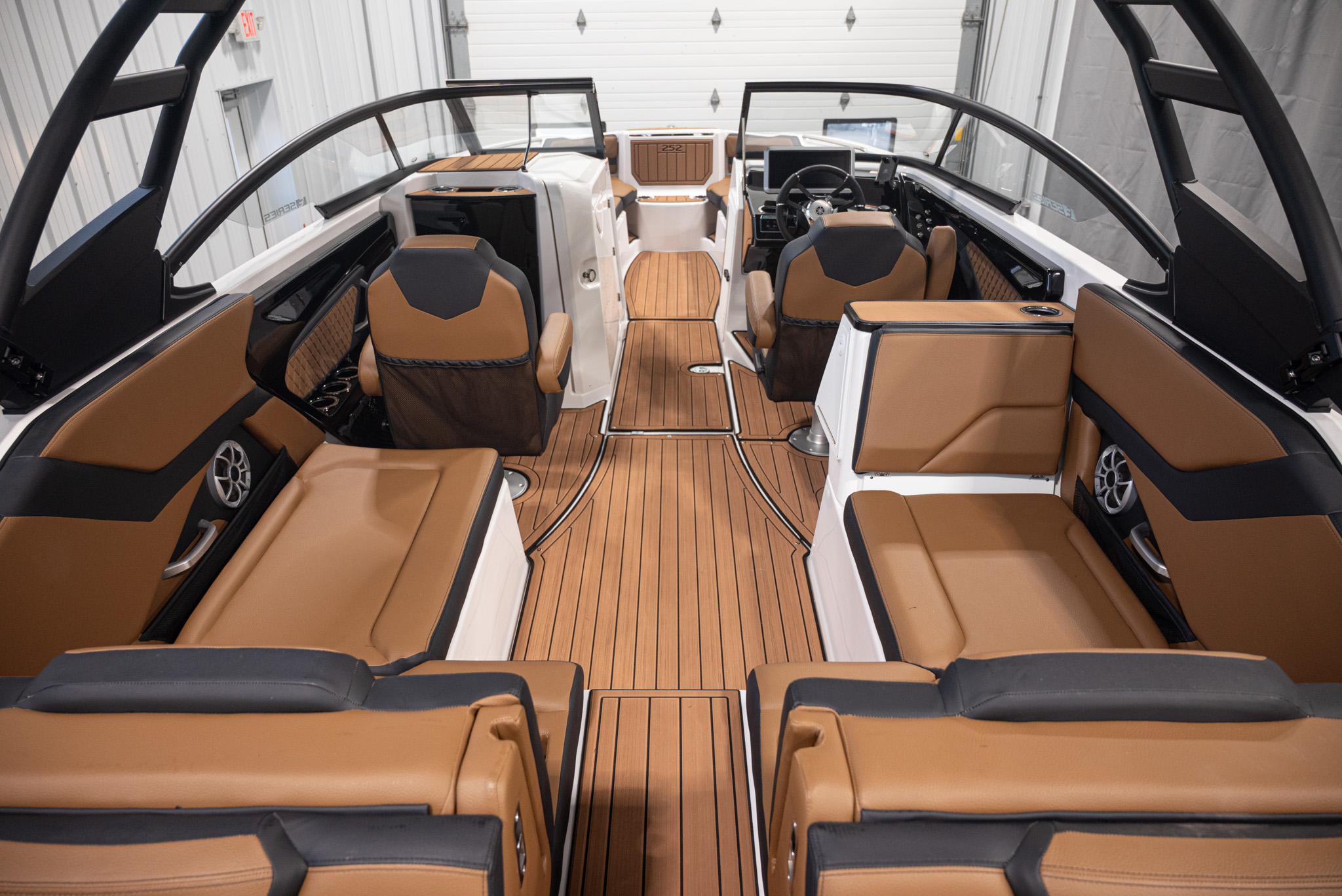 2026 Yamaha Boats 252SE BOAT
