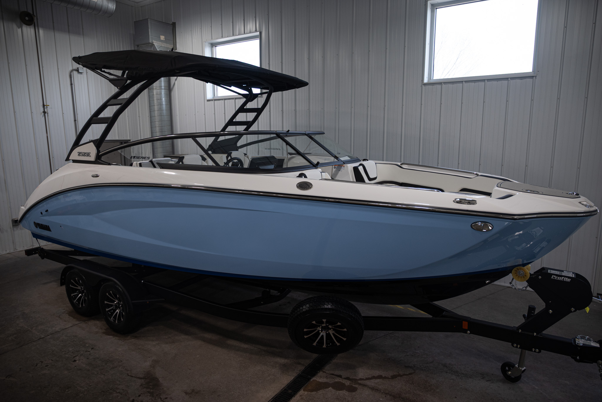 2026 Yamaha Boats 252SE BOAT