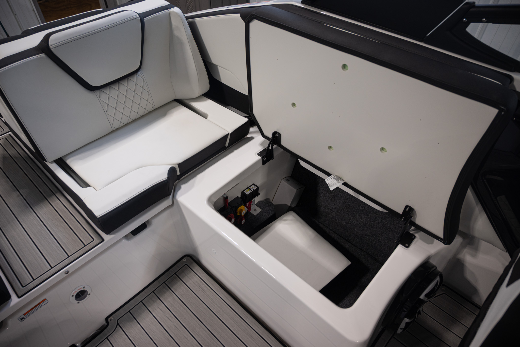 2026 Yamaha Boats 252SE BOAT