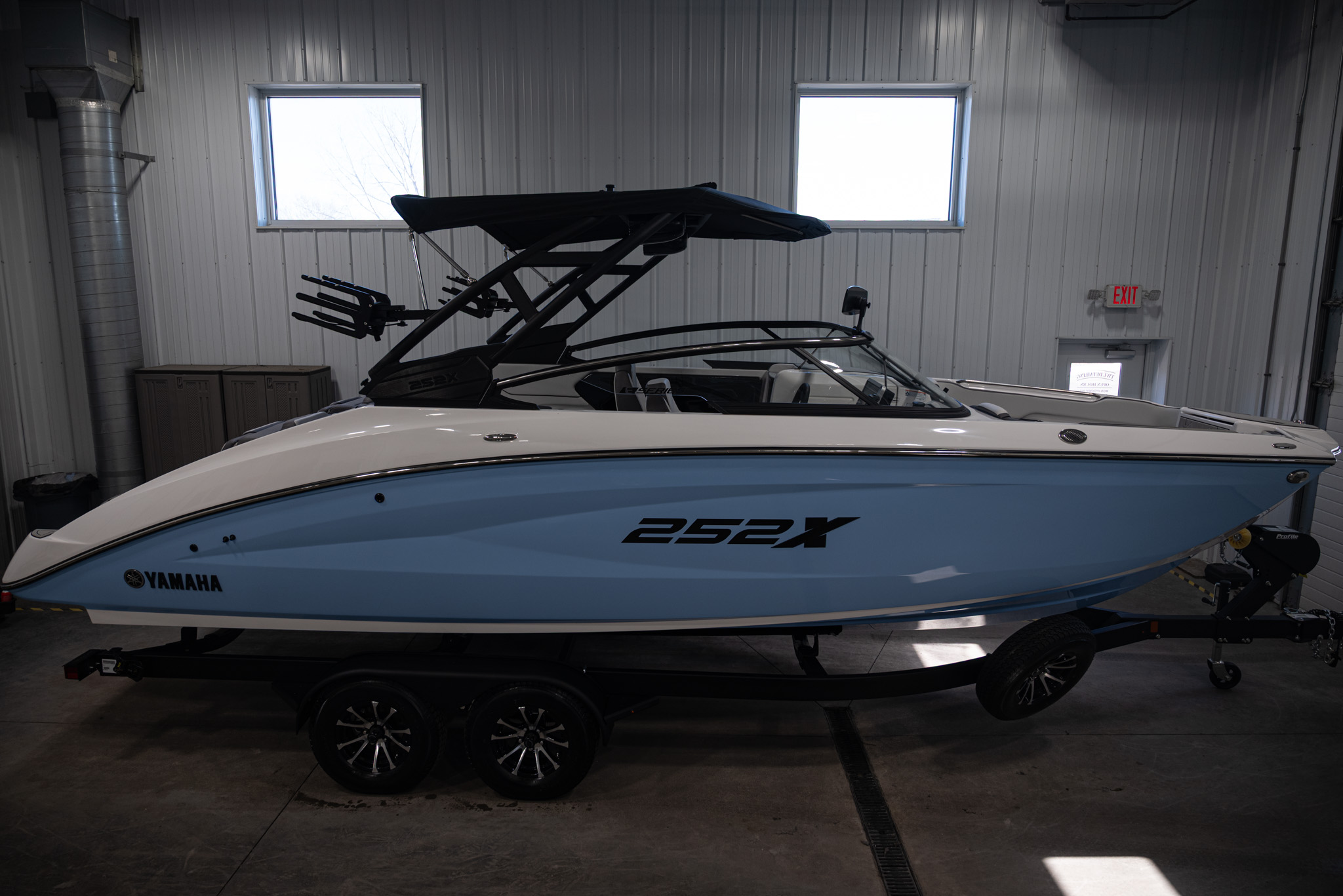 2026 Yamaha Boats 252XE BOAT