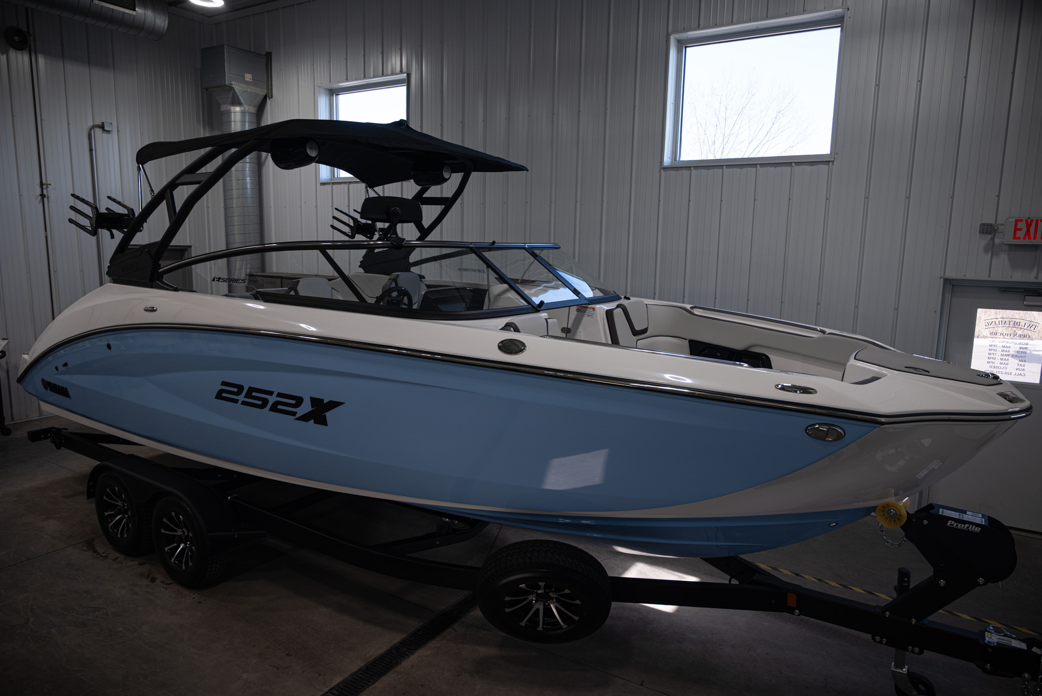 2026 Yamaha Boats 252XE BOAT