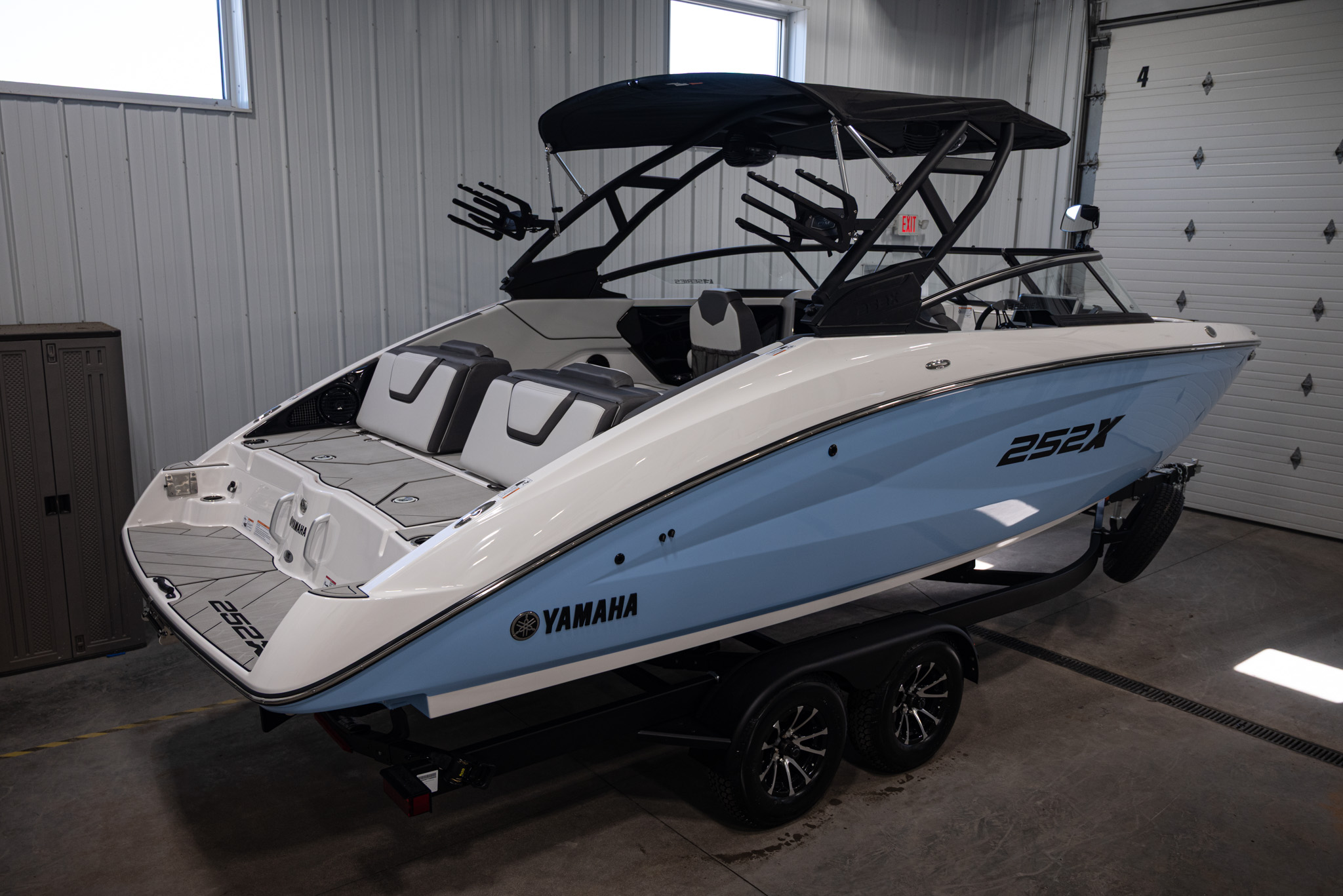 2026 Yamaha Boats 252XE BOAT