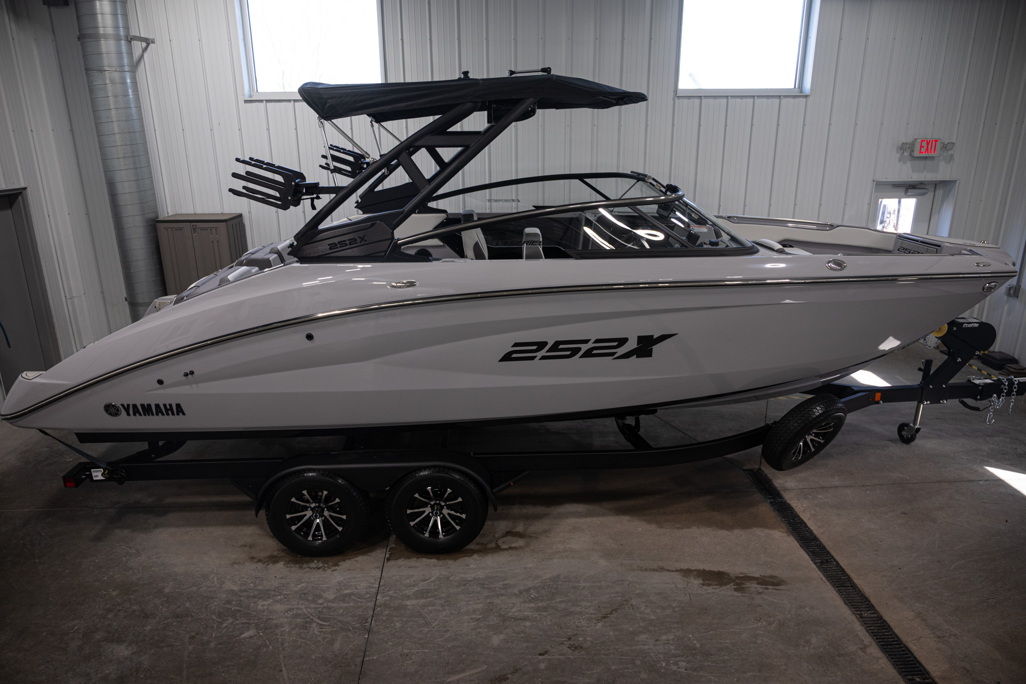 2026 Yamaha Boats 252XE BOAT