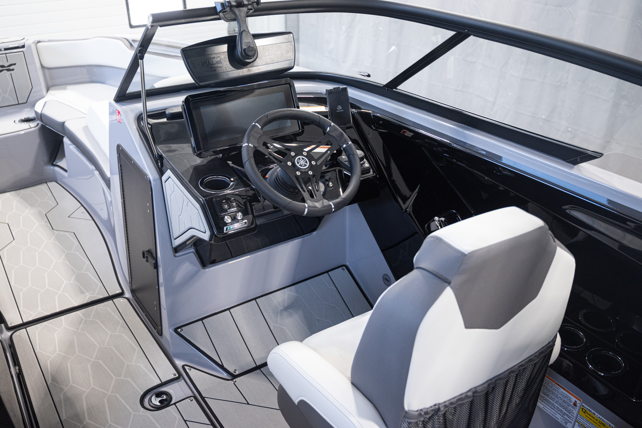 2026 Yamaha Boats 252XE BOAT