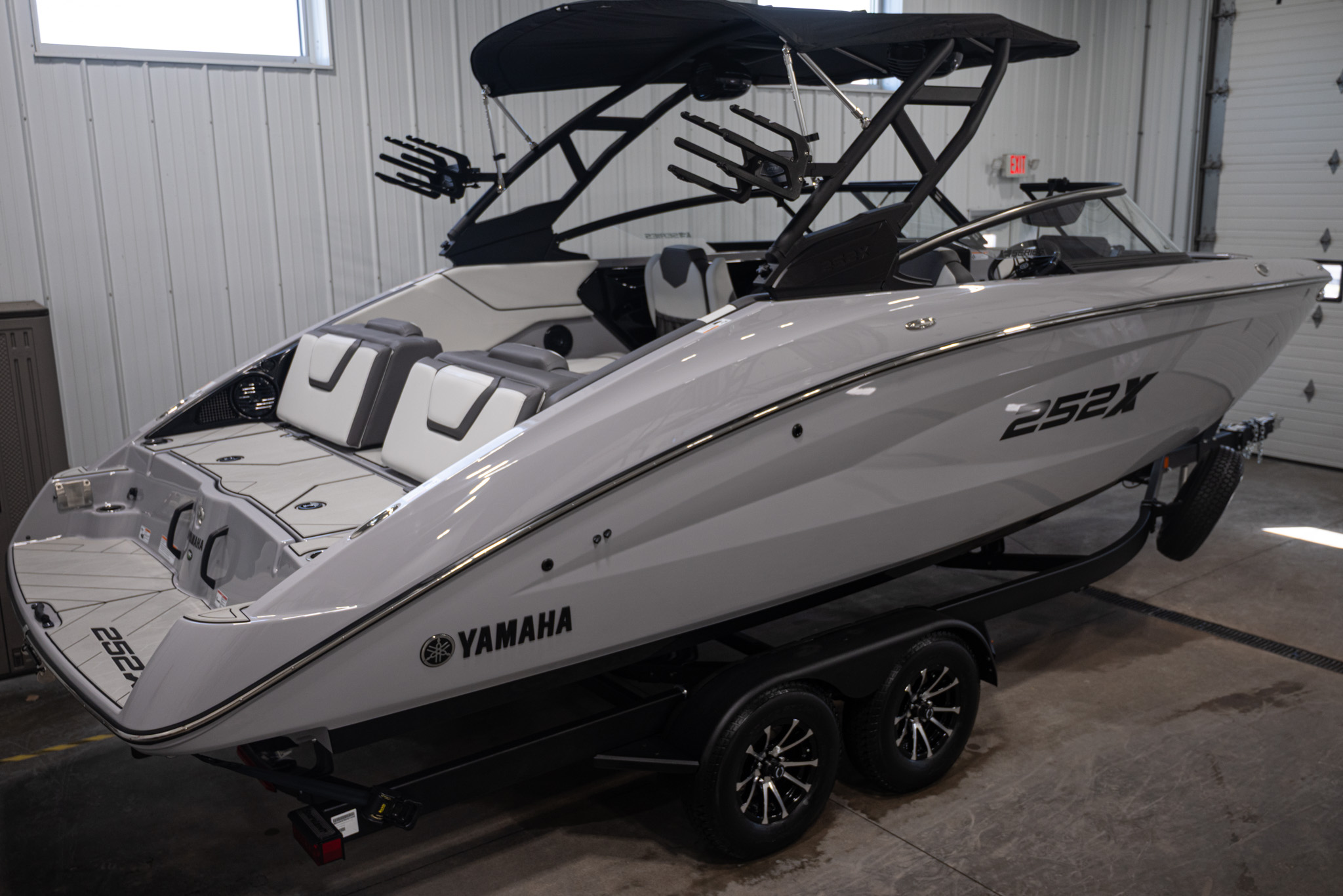 2026 Yamaha Boats 252XE BOAT