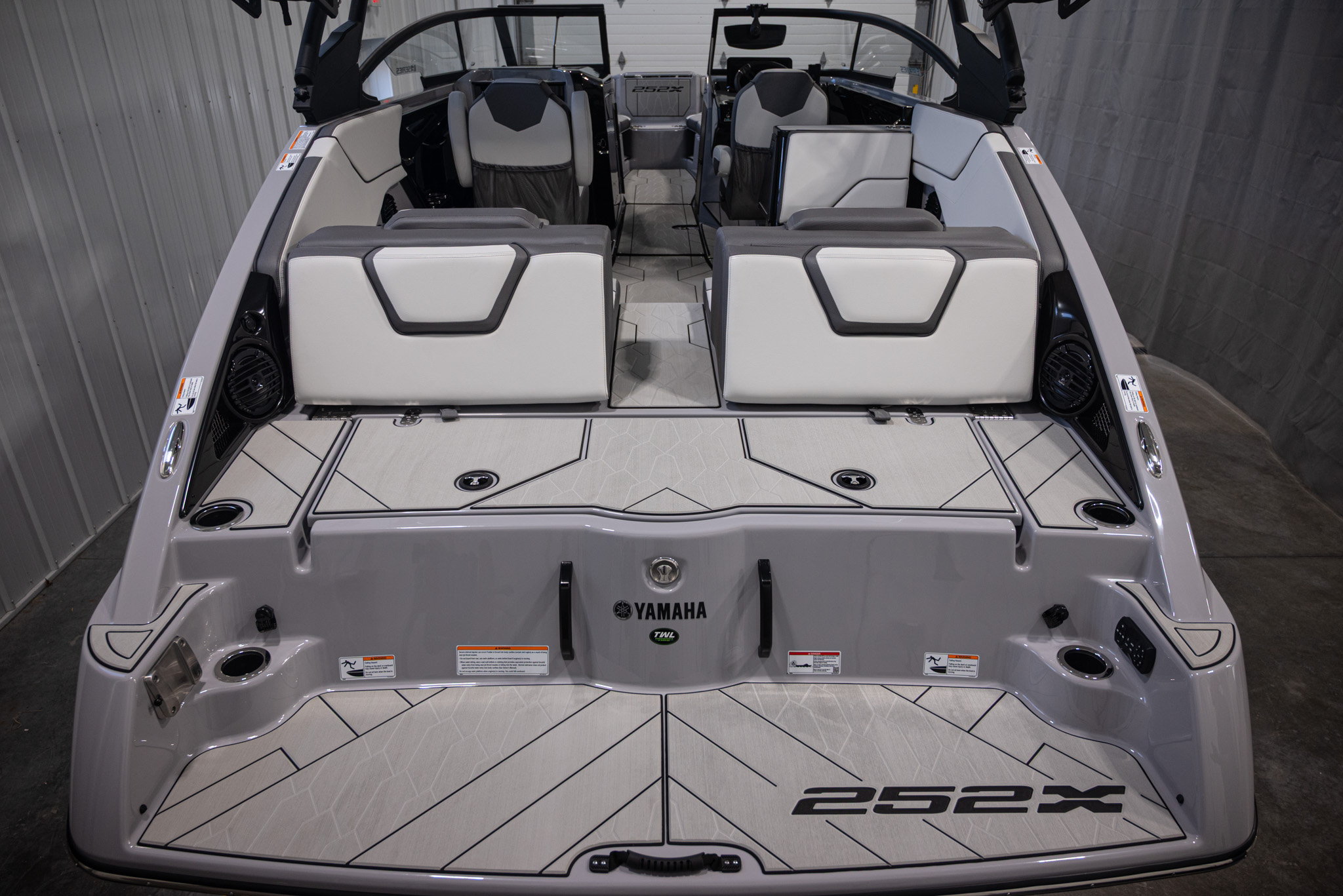 2026 Yamaha Boats 252XE BOAT