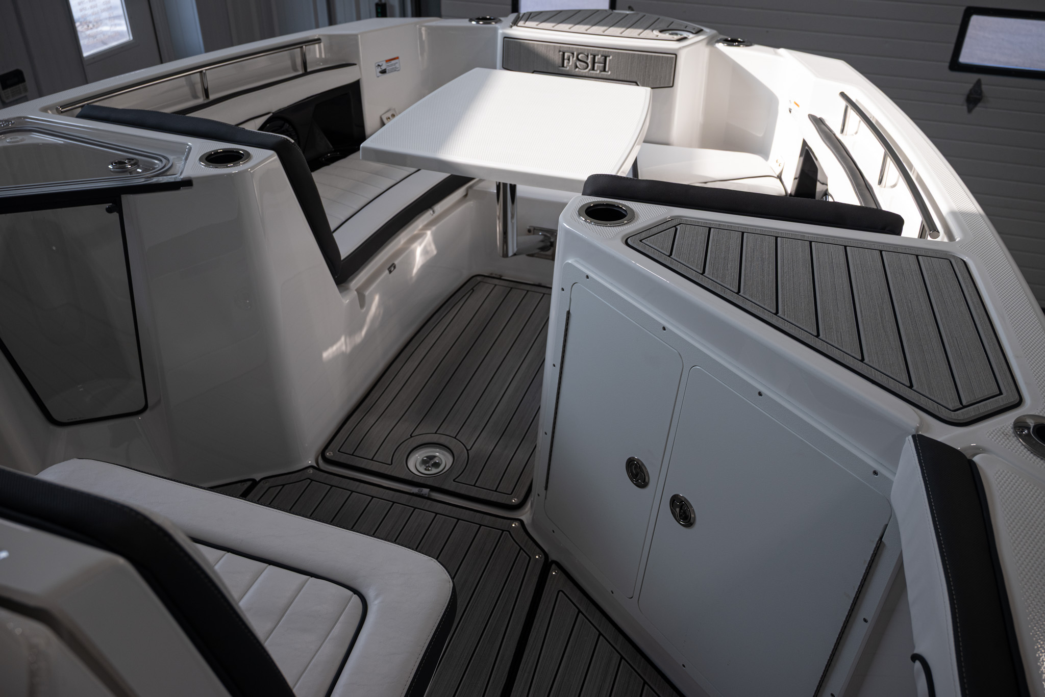 2026 Yamaha Boats 255 FSH Sport H BOAT
