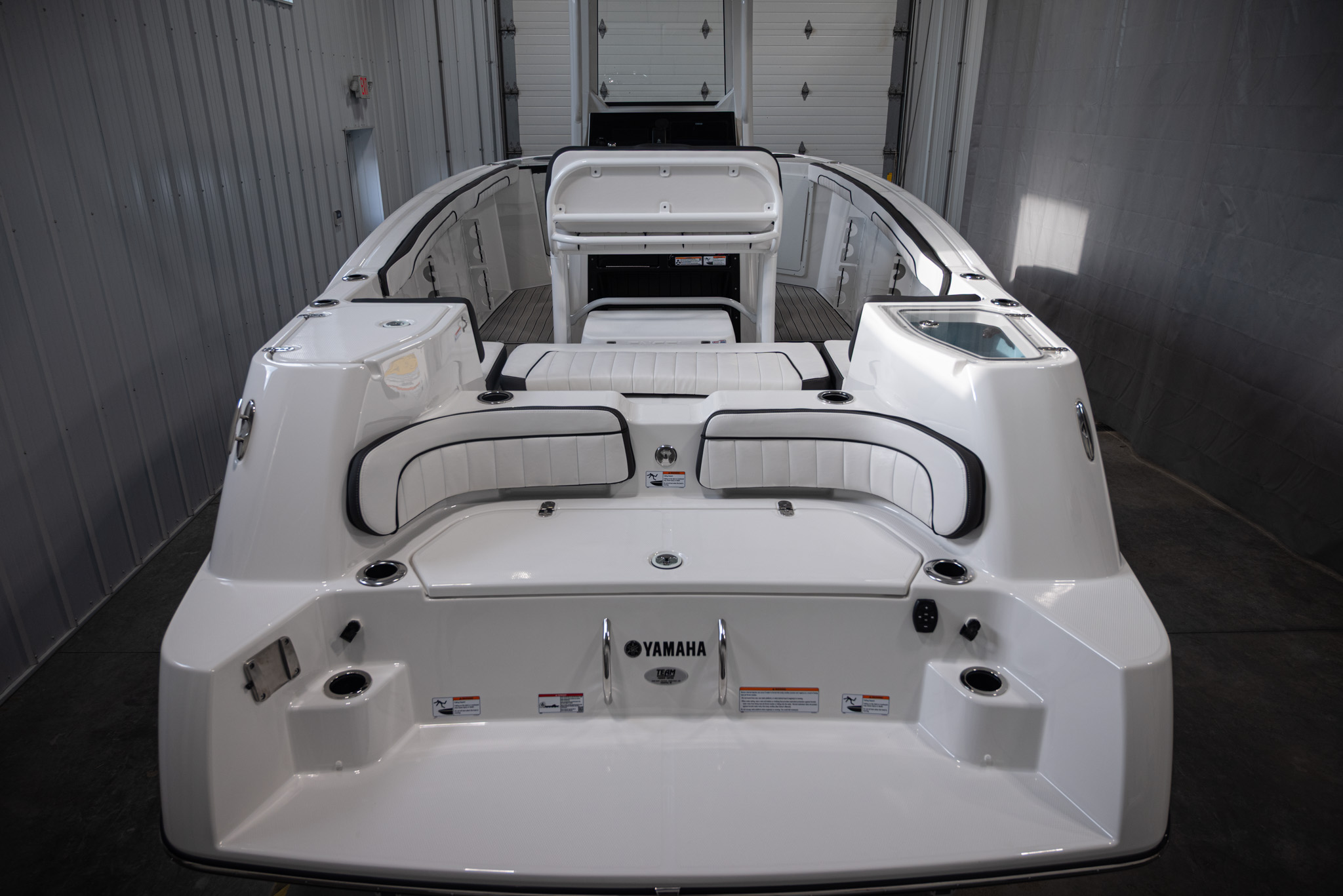 2026 Yamaha Boats 255 FSH Sport H BOAT