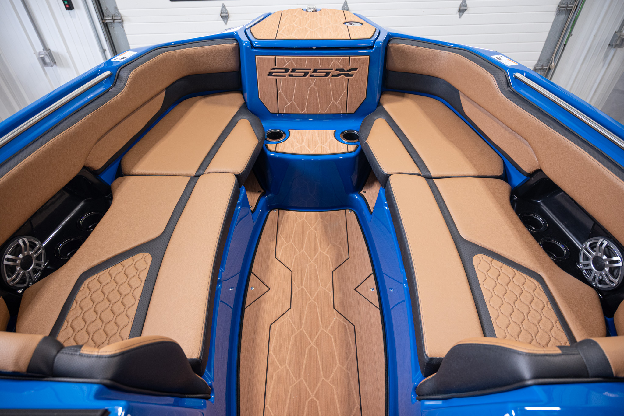 2026 Yamaha Boats 255XD BOAT