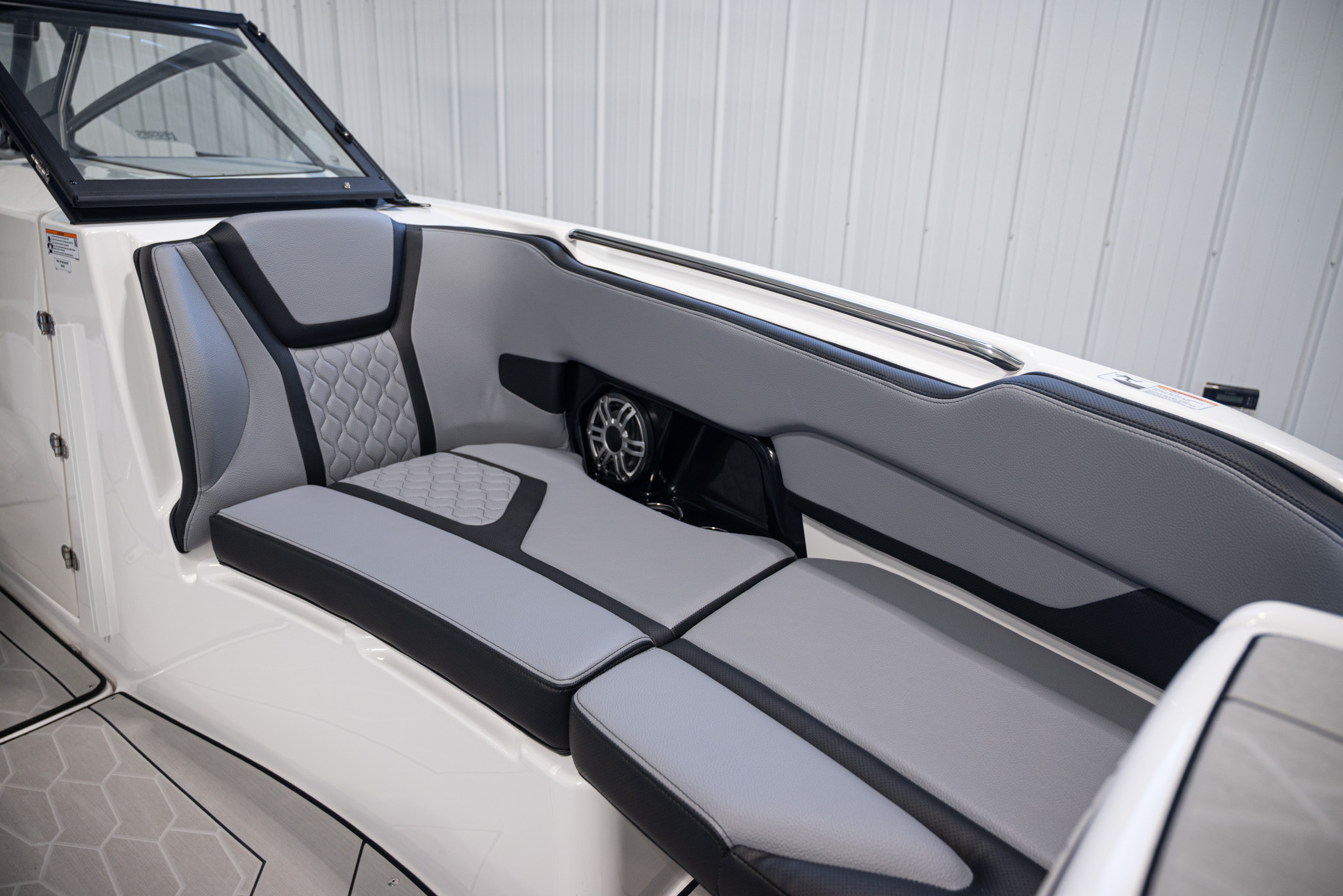 2026 Yamaha Boats 255XE BOAT