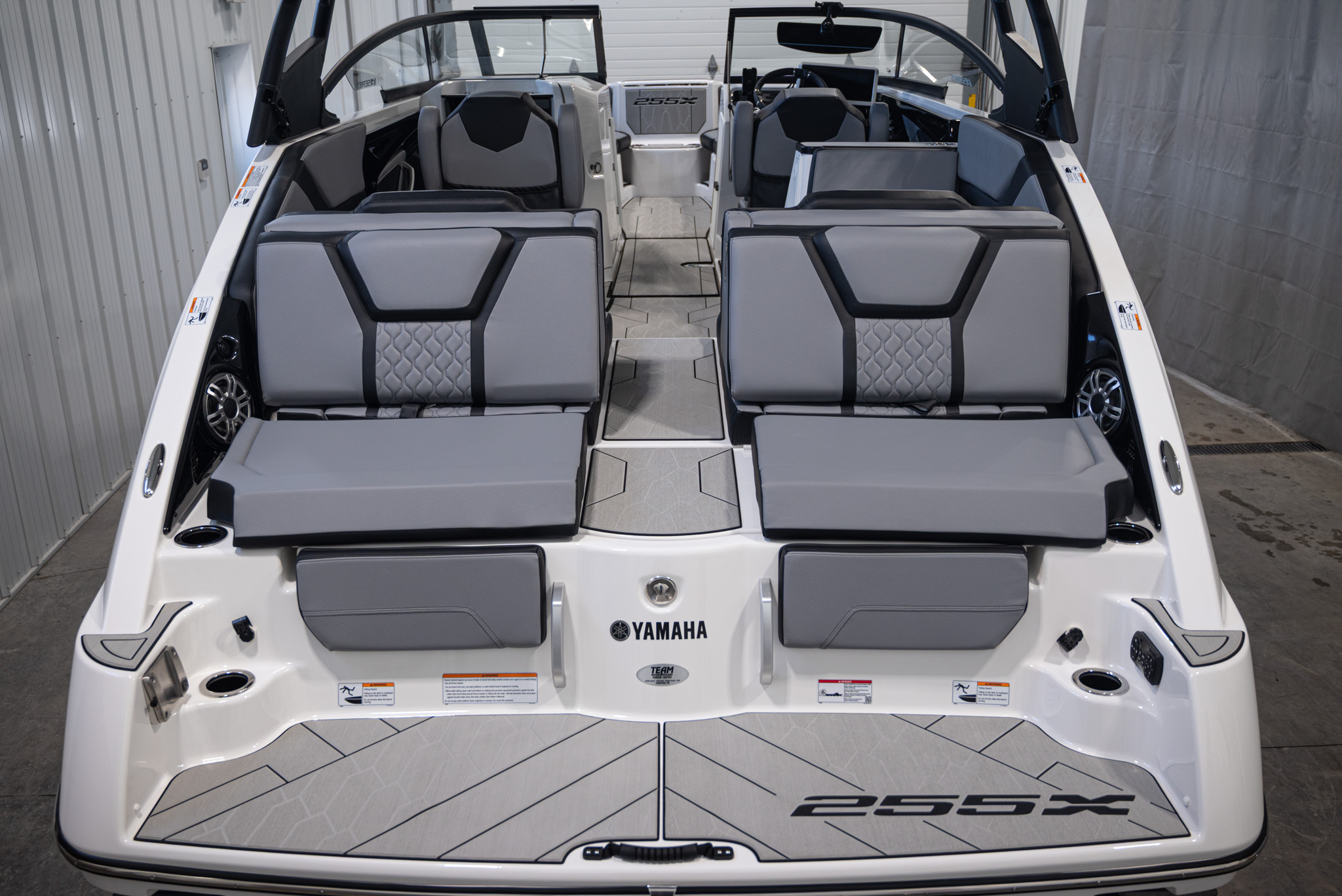 2026 Yamaha Boats 255XE BOAT
