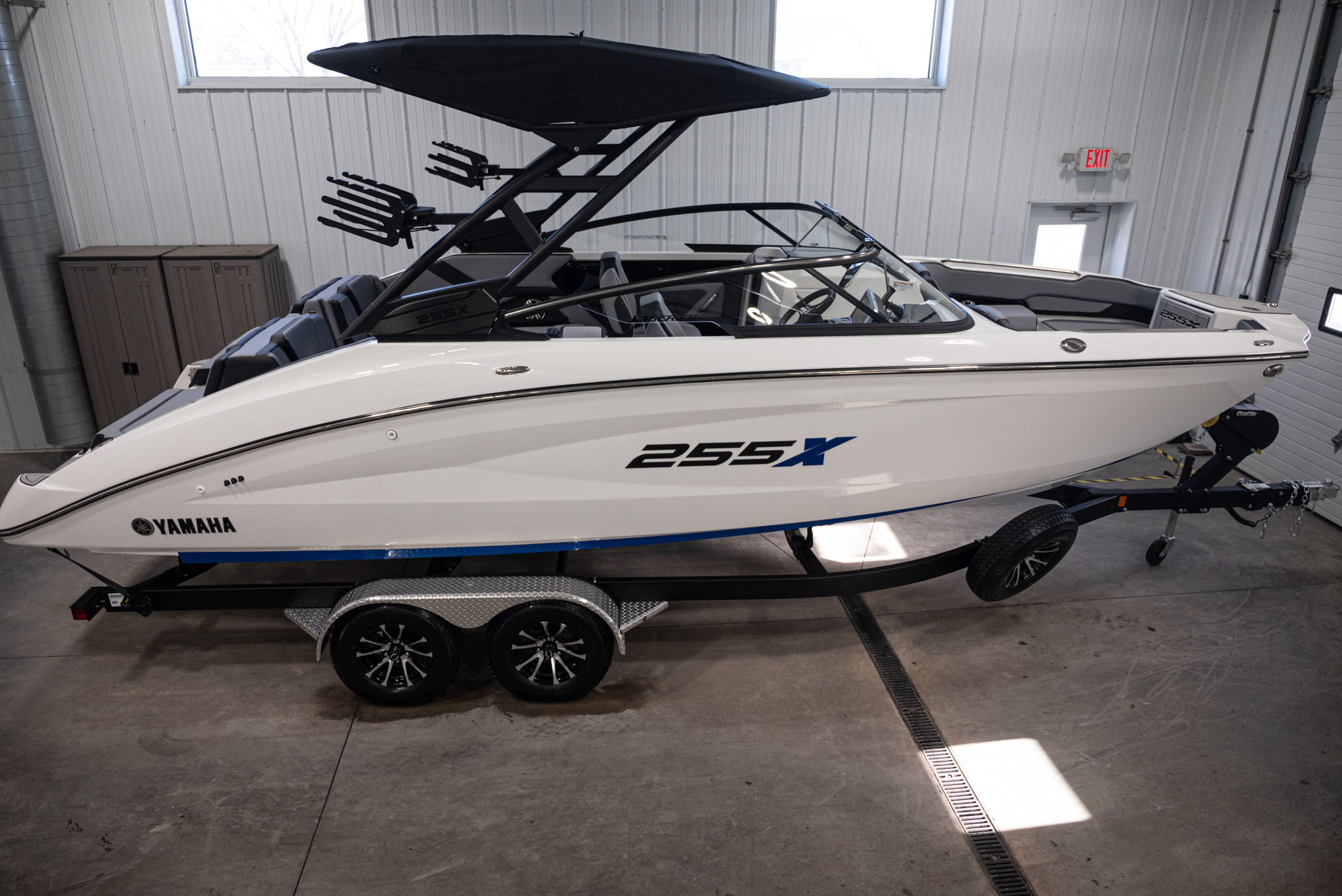 2026 Yamaha Boats 255XE BOAT