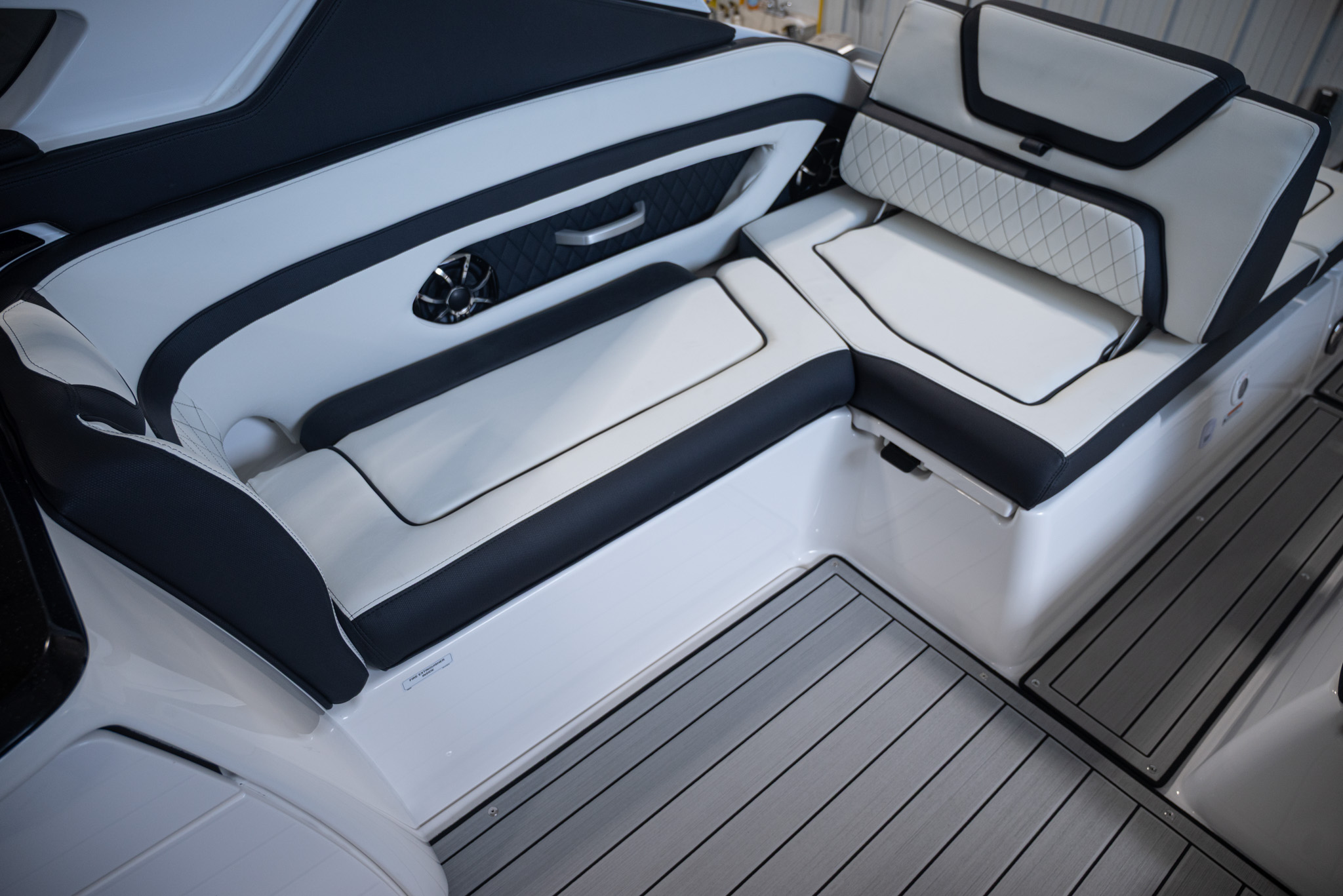 2026 Yamaha Boats 275SD BOAT